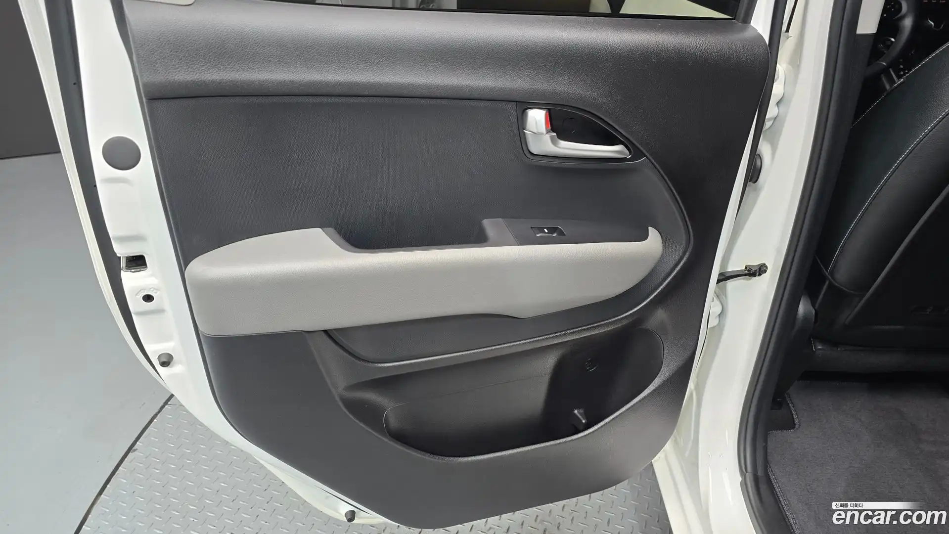 RAY Kia 2023.7-INNER-035