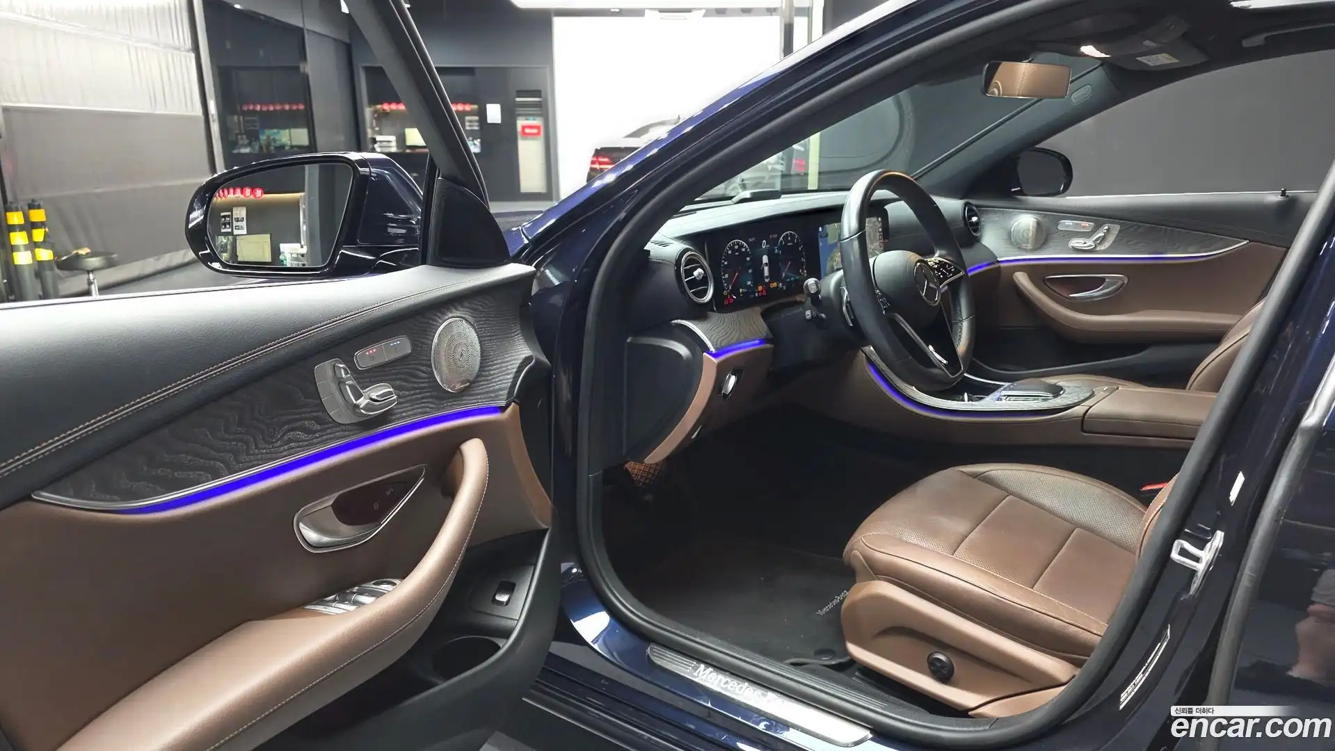 E-Class Mercedes-Benz 2022.3-INNER-010
