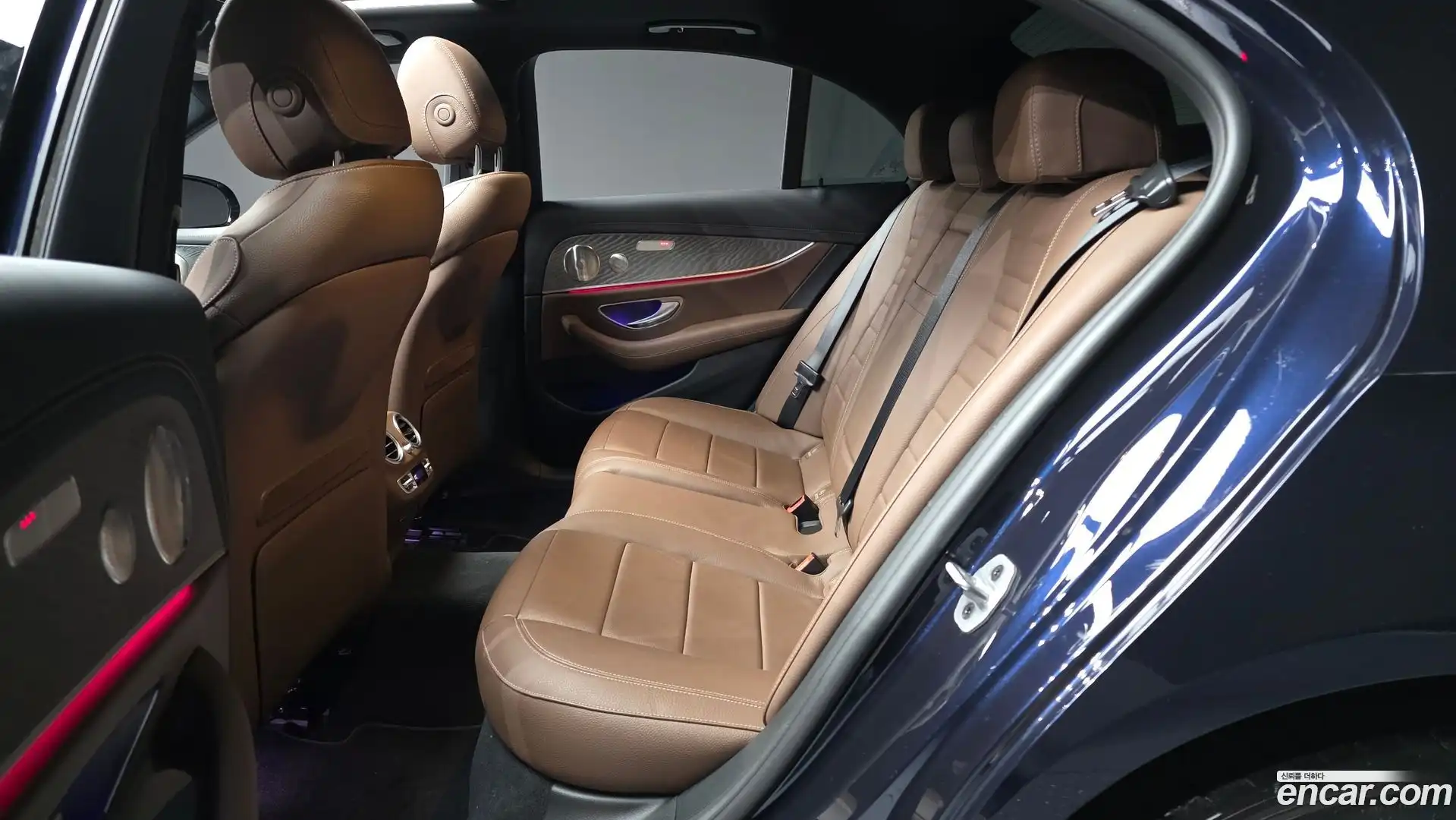 E-Class Mercedes-Benz 2022.3-OPTION-016