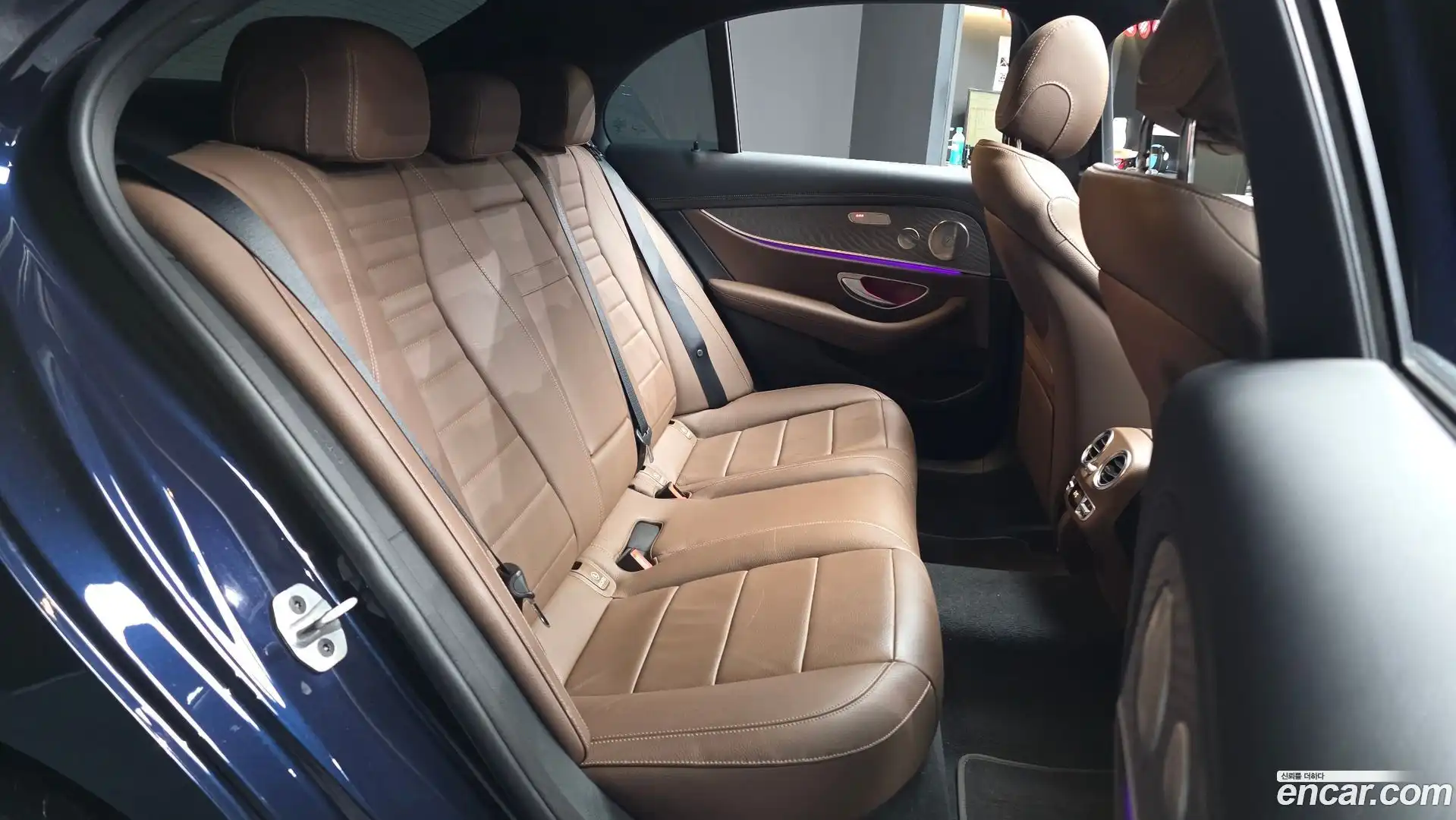 E-Class Mercedes-Benz 2022.3-INNER-036