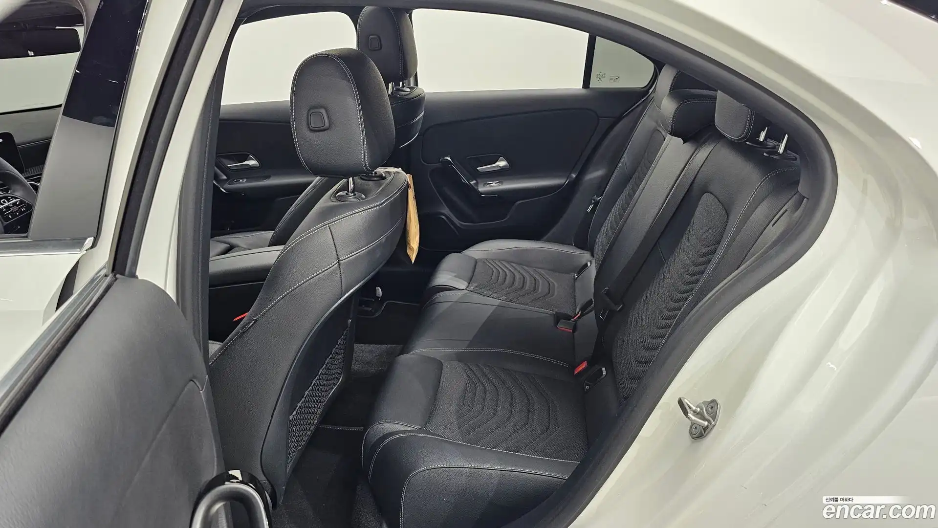 A-Class Mercedes-Benz 2020.4-OPTION-016