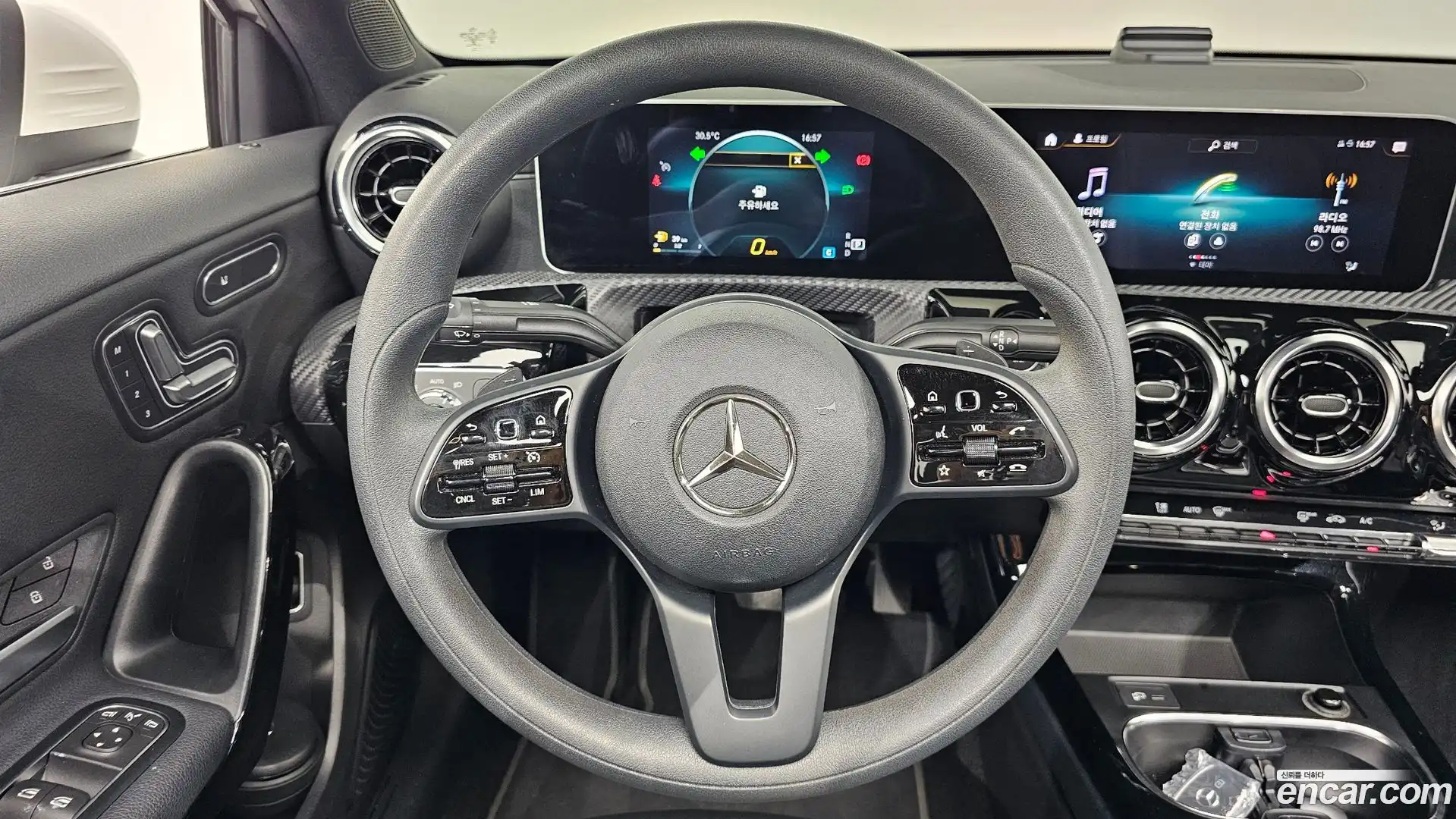 A-Class Mercedes-Benz 2020.4-OPTION-017