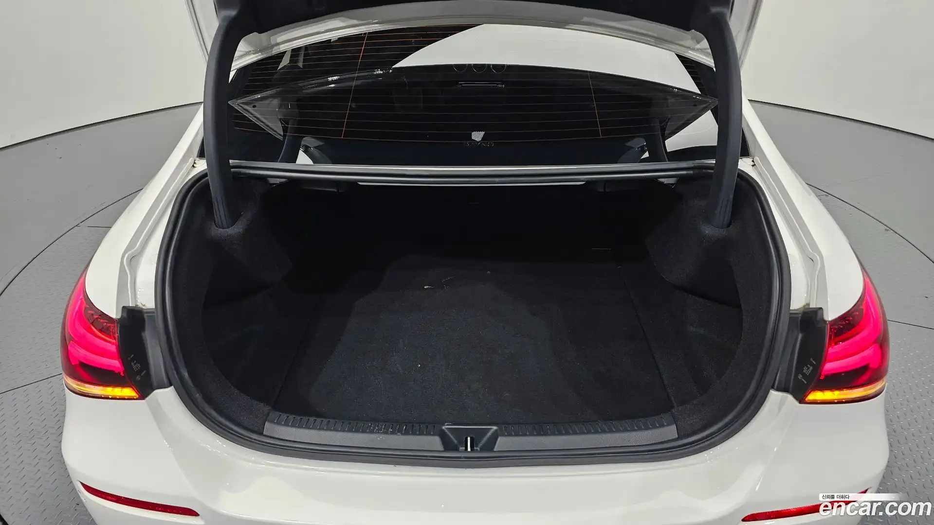 A-Class Mercedes-Benz 2020.4-OPTION-024