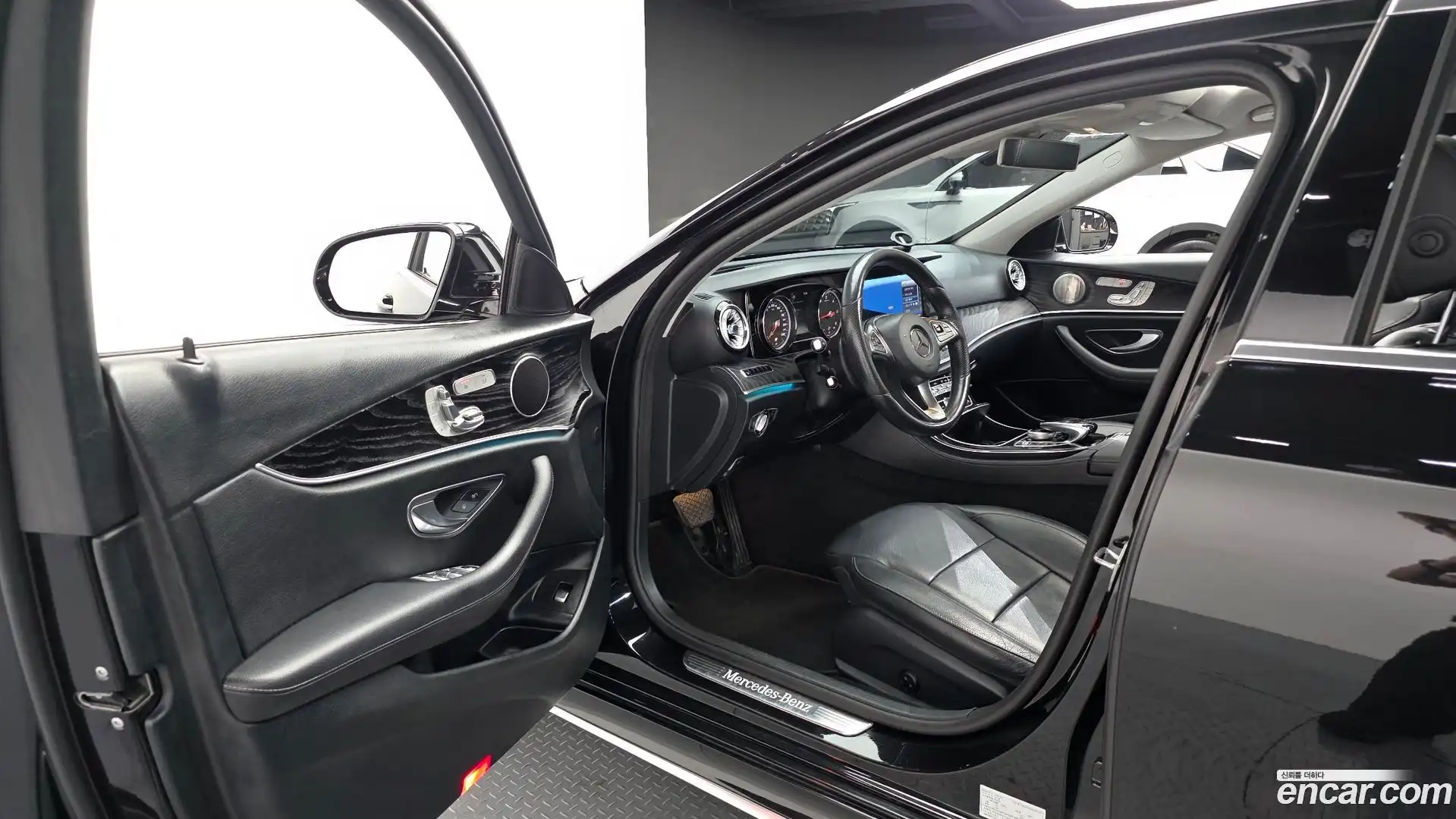 E-Class Mercedes-Benz 2017.9-INNER-010