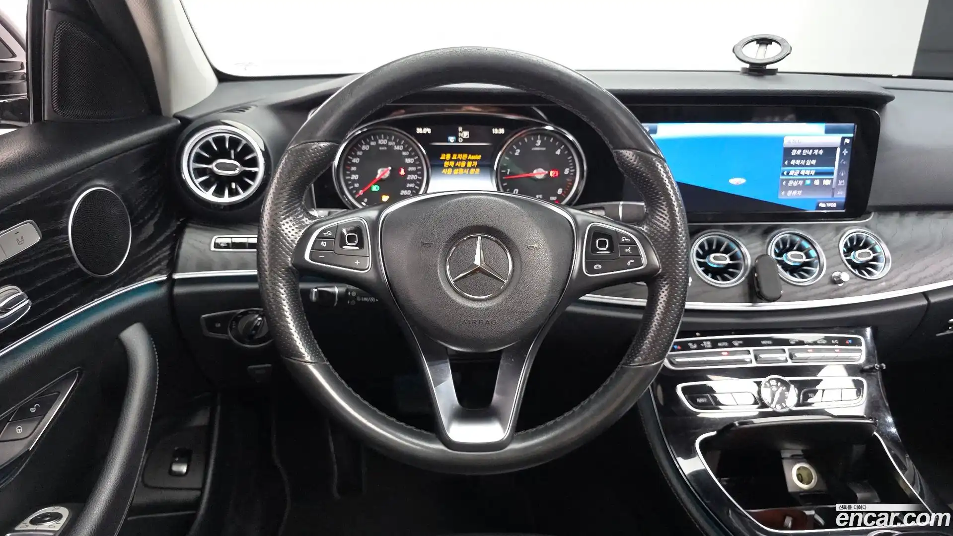 E-Class Mercedes-Benz 2017.9-OPTION-016