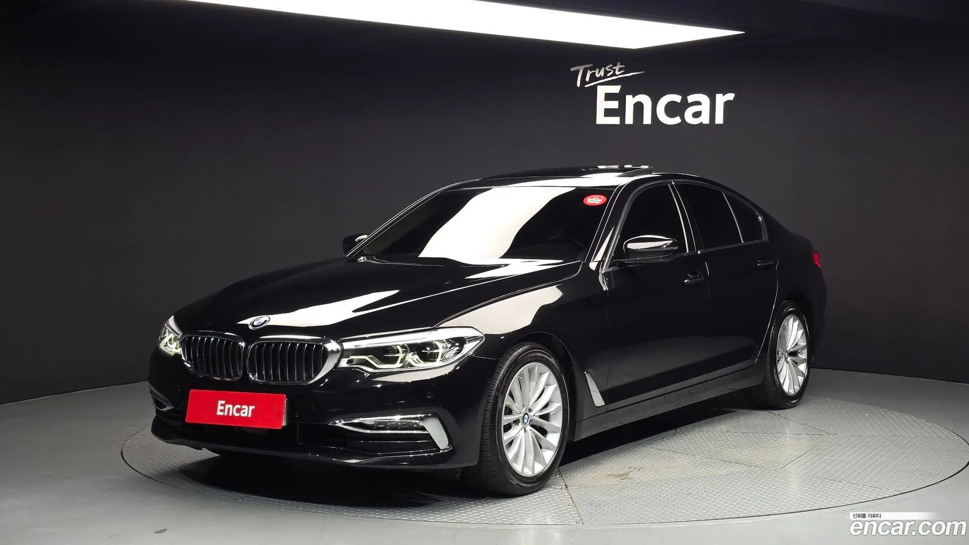 Main__Slider__Photo:5-Series BMW 2018.5-0