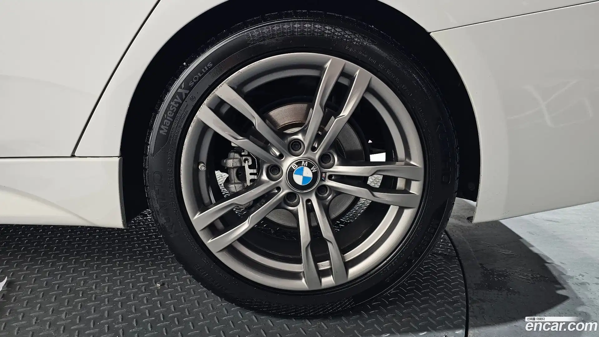 3-Series BMW 2018.11-OUTER-031