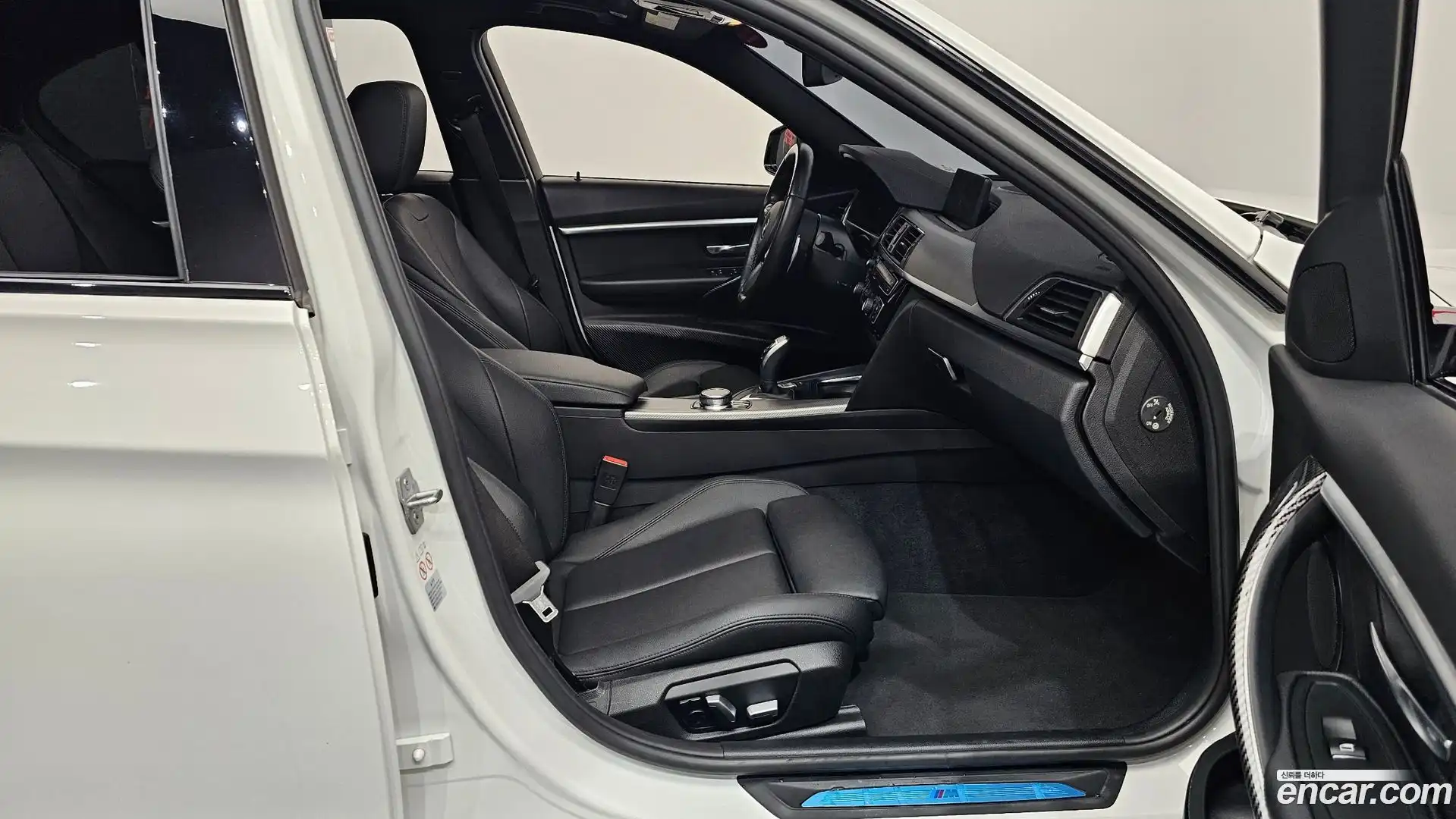 3-Series BMW 2018.11-INNER-036