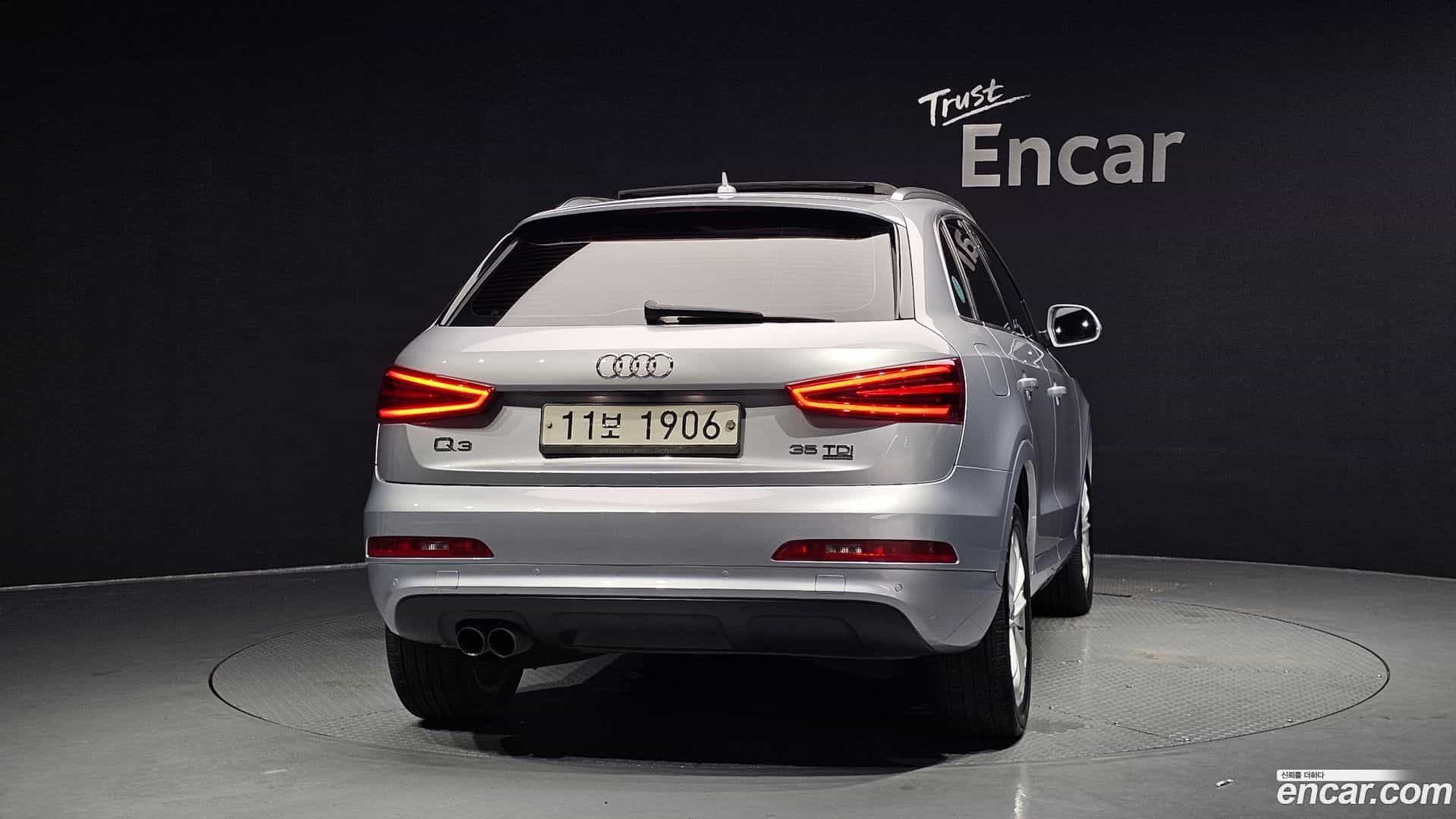 Q3 Audi 2015.4-OUTER-004