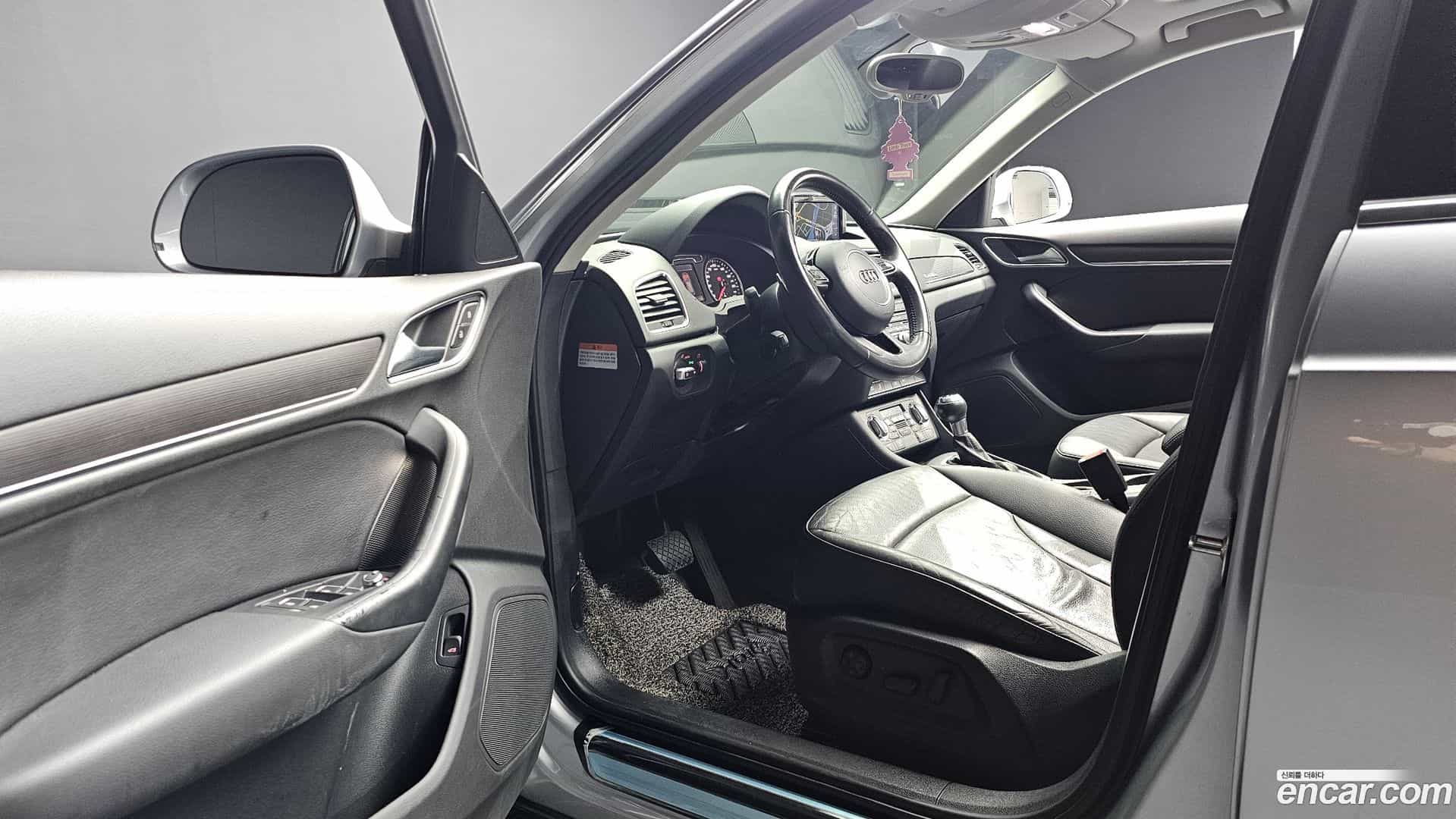 Q3 Audi 2015.4-INNER-010