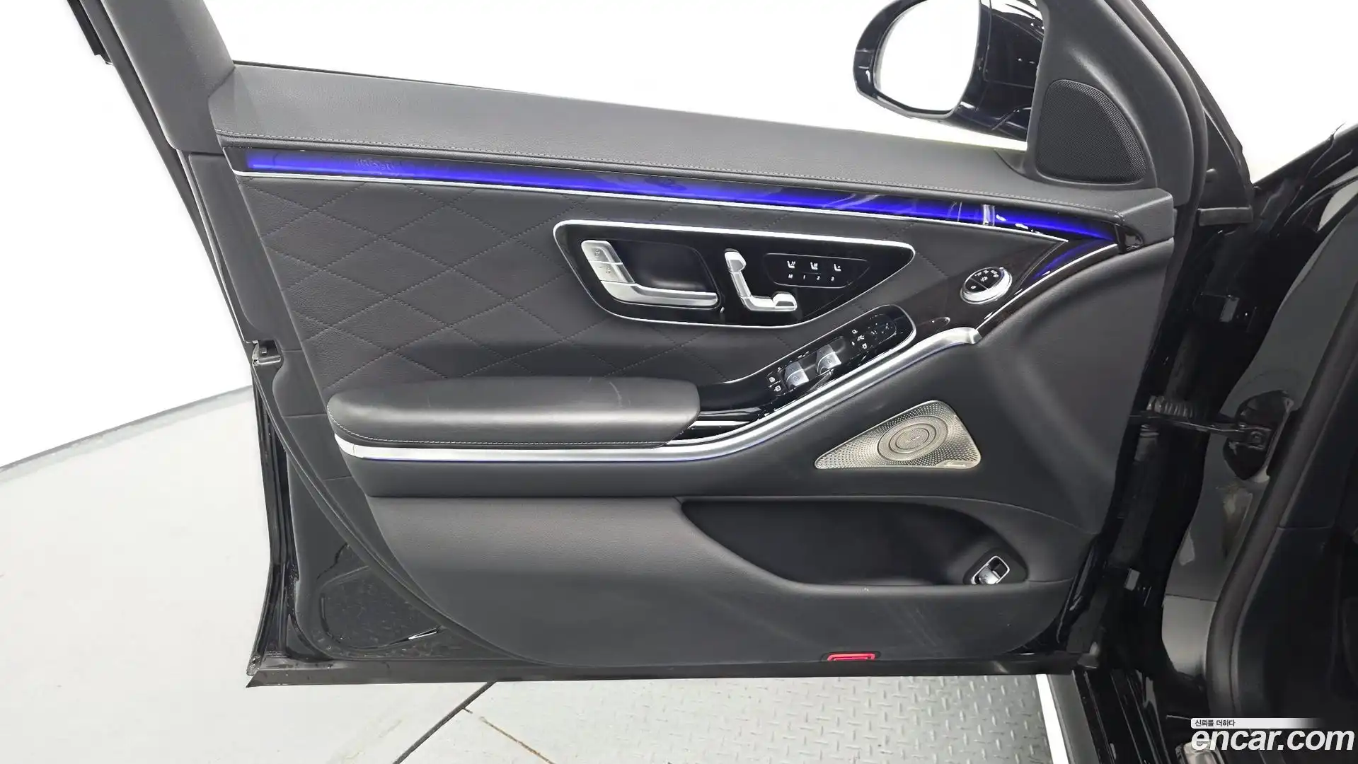 S-Class Mercedes-Benz 2022.4-INNER-034
