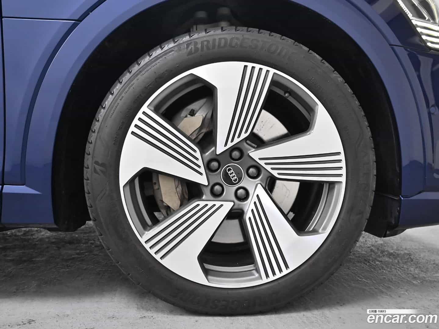 e-tron Audi 2022.9-OUTER-005