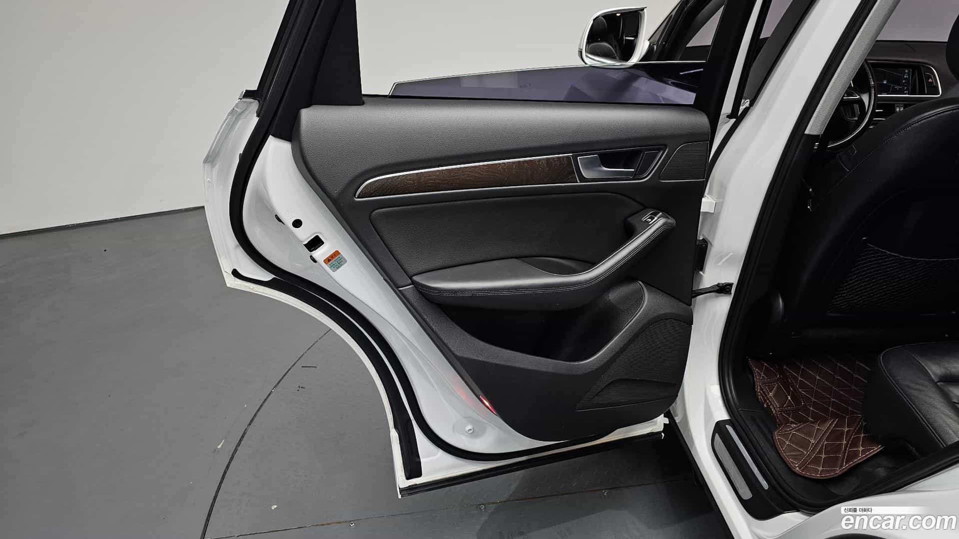 Q5 Audi 2015.0-INNER-035