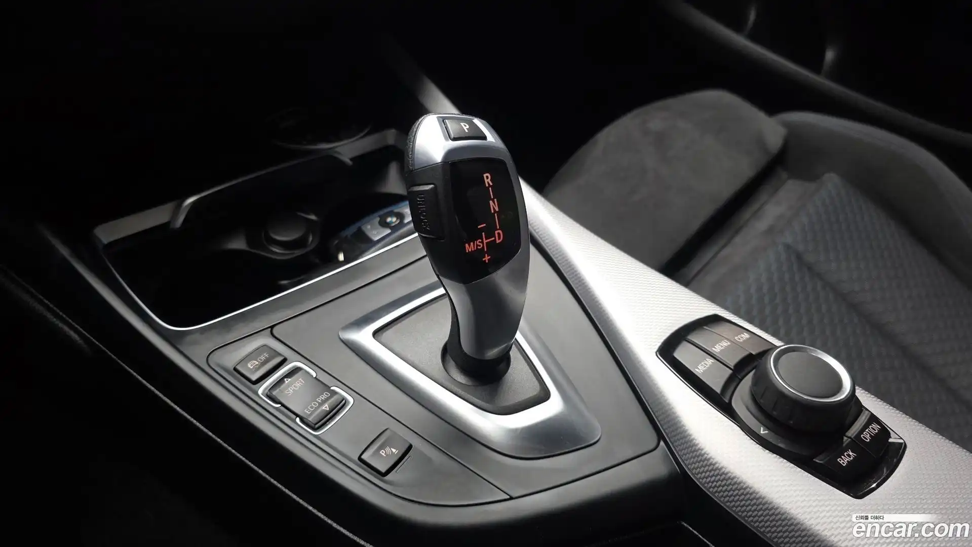 1-Series BMW 2018.0-INNER-009
