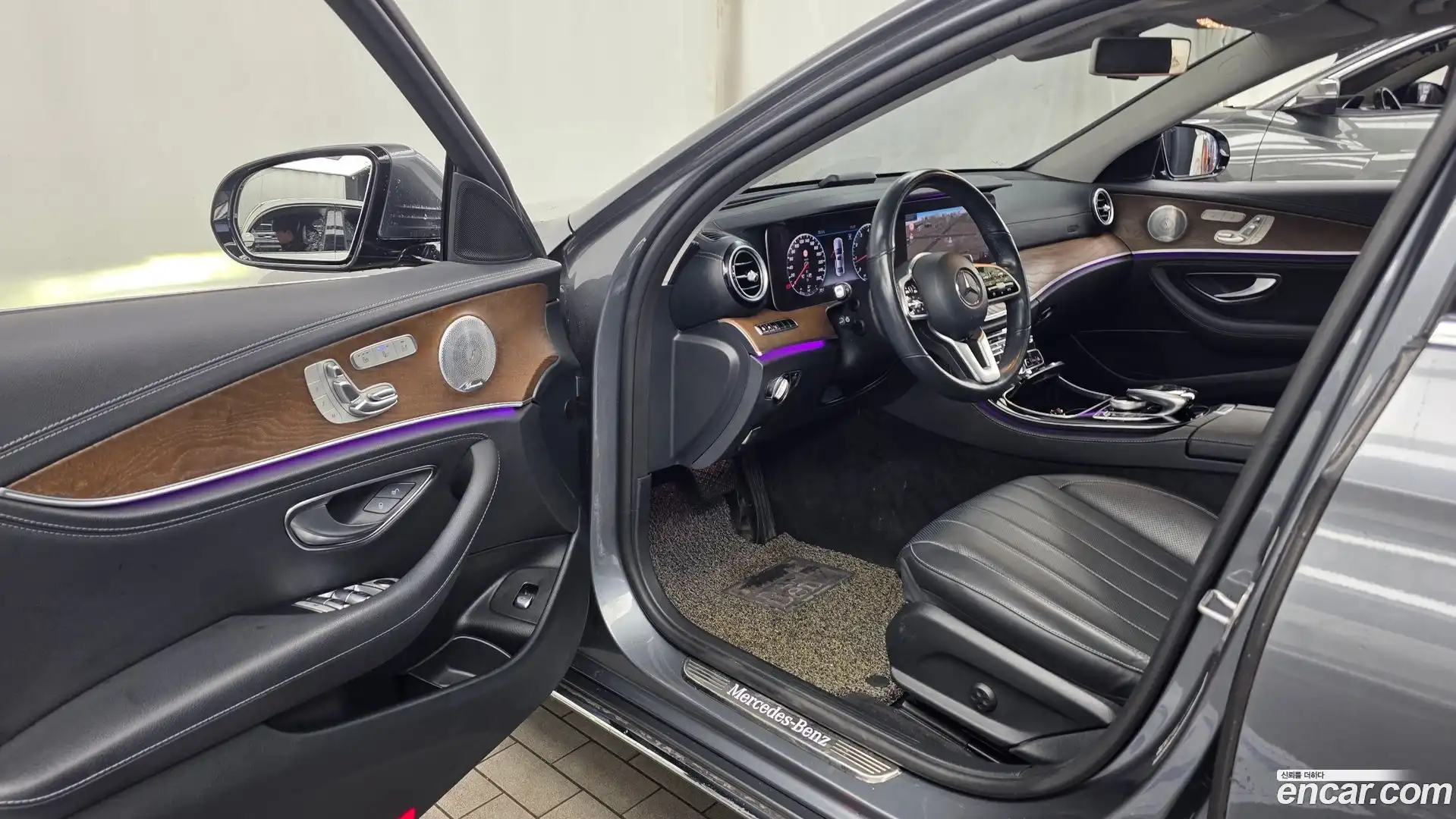 E-Class Mercedes-Benz 2020.0-INNER-010