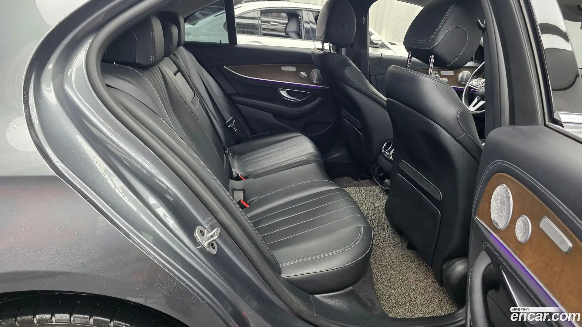 E-Class Mercedes-Benz 2020.0-OPTION-016