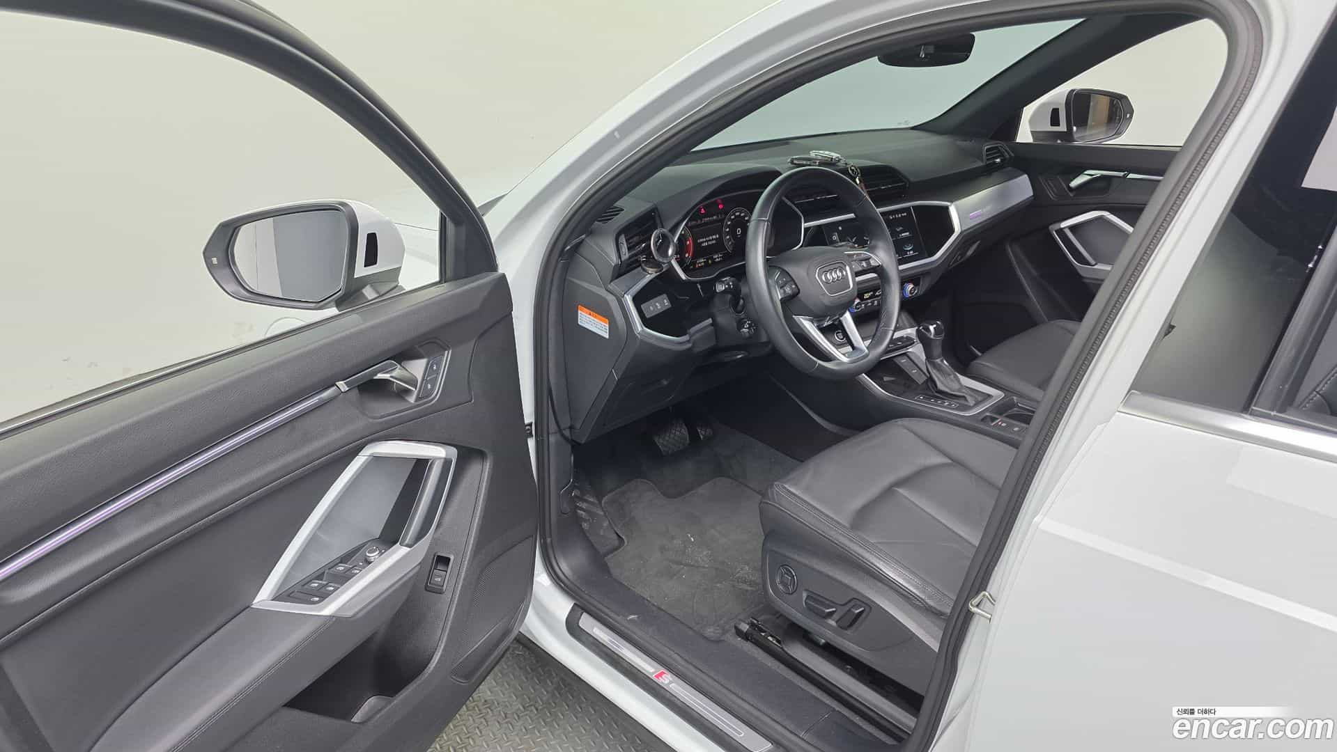 Q3 Audi 2022.8-OPTION-016