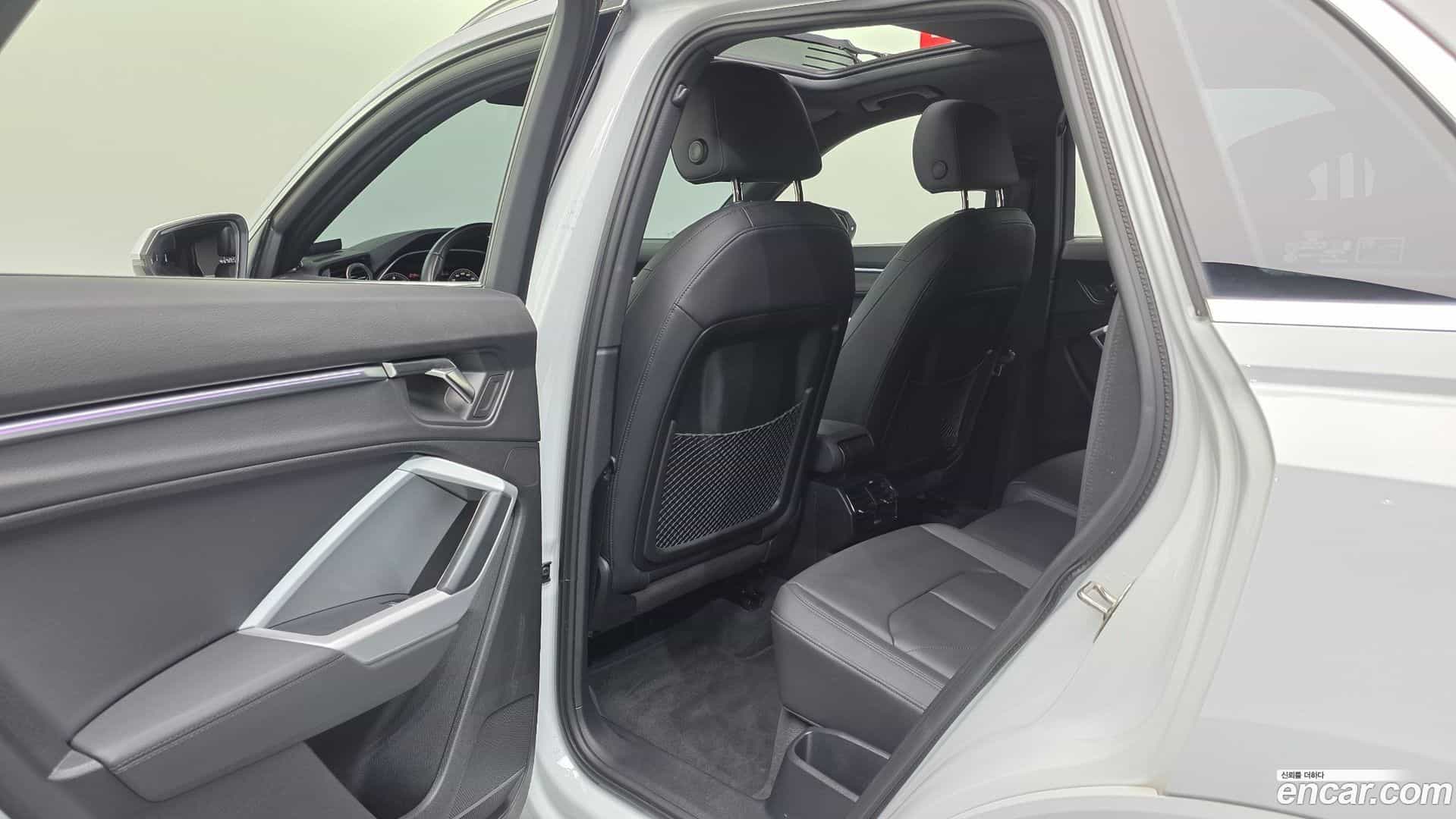 Q3 Audi 2022.8-OPTION-022