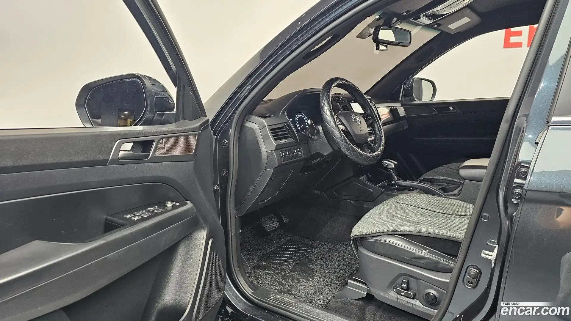 Rexton KG Mobility 2022.9-INNER-010