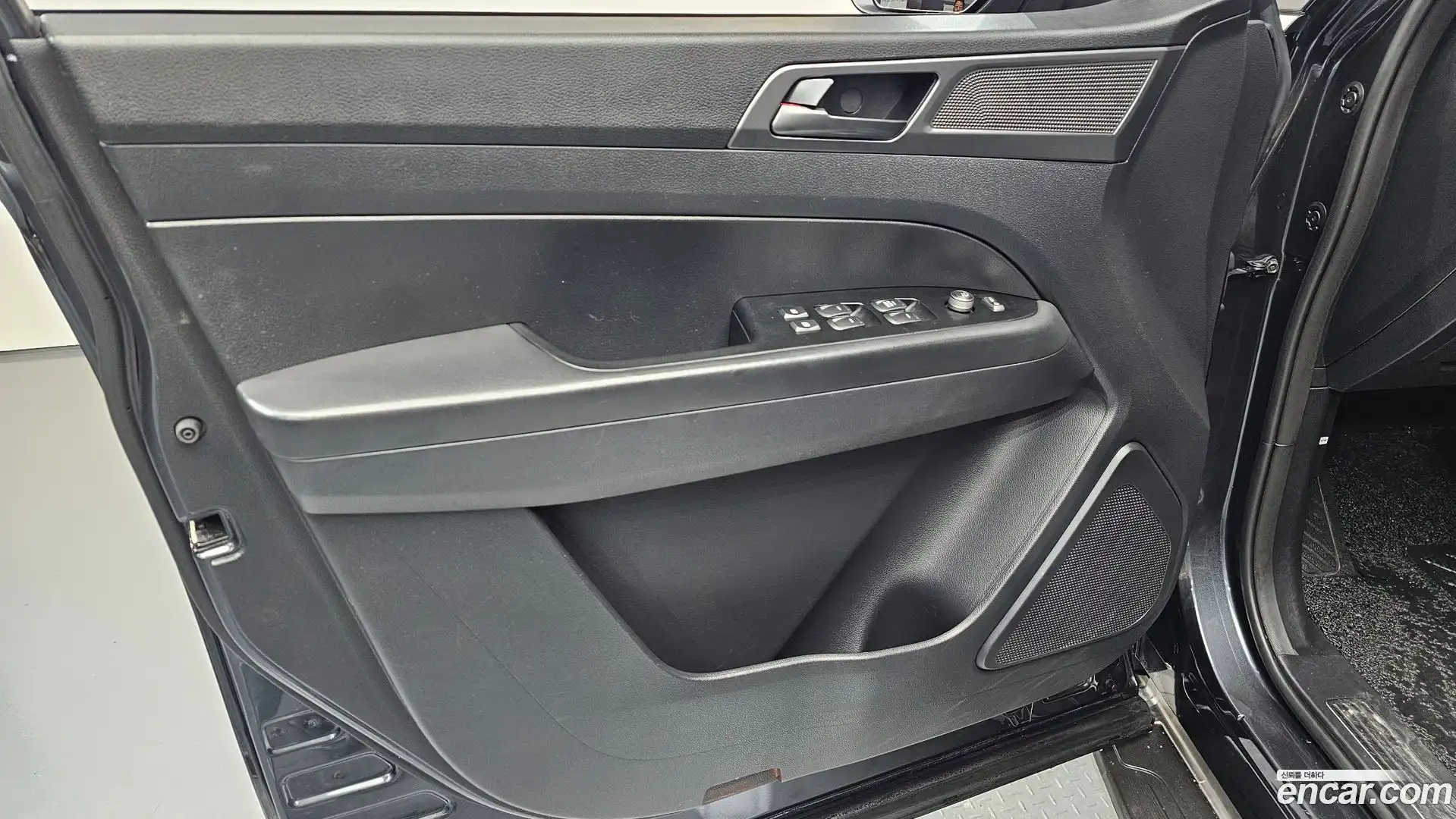 Rexton KG Mobility 2022.9-INNER-034