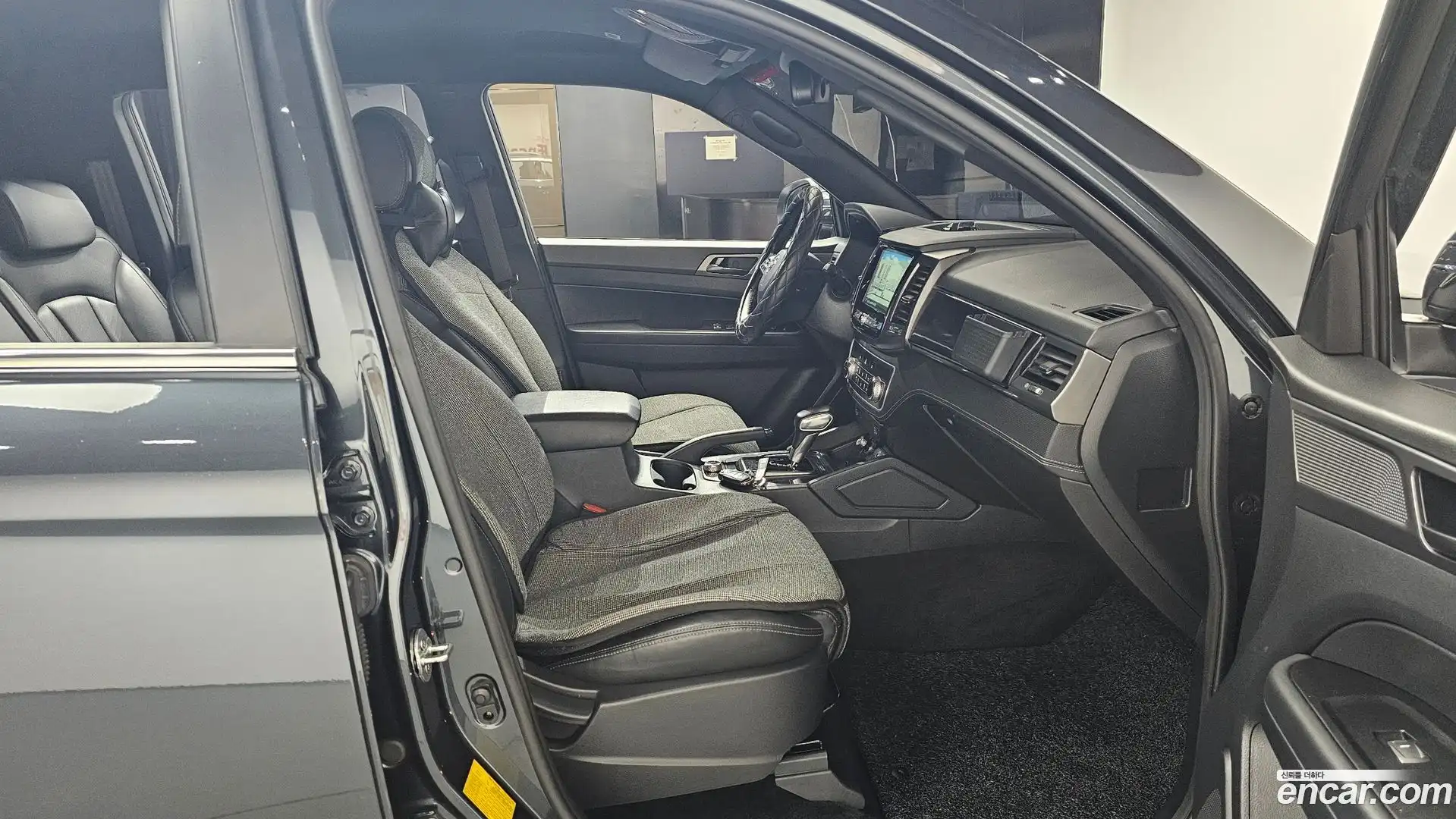 Rexton KG Mobility 2022.9-INNER-036