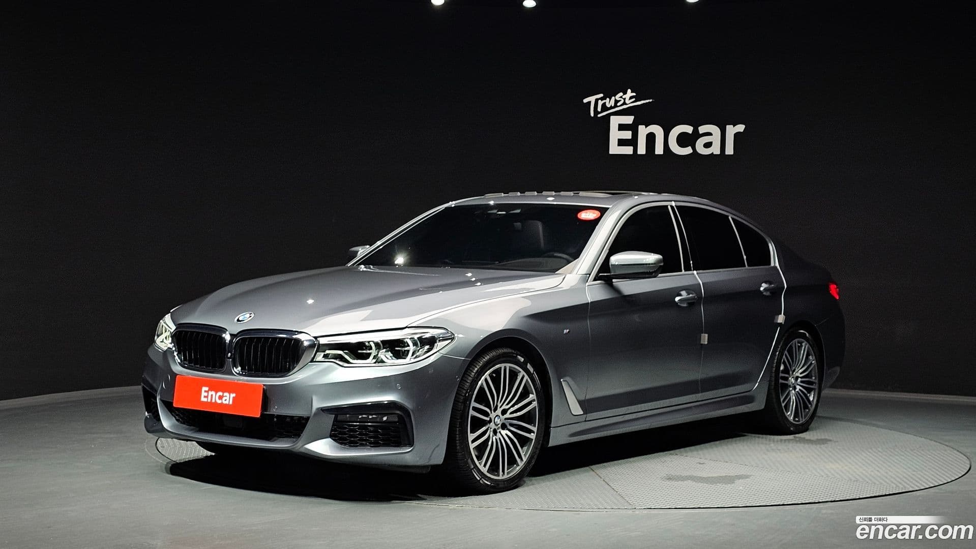 Main__Slider__Photo:5-Series BMW 2019.6-0