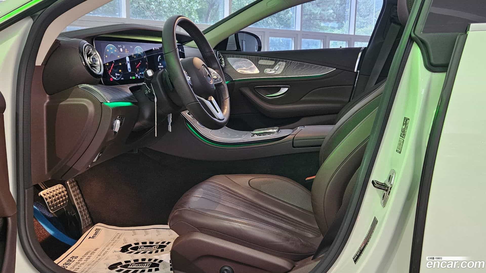 CLS-Class Mercedes-Benz 2021.2-INNER-010