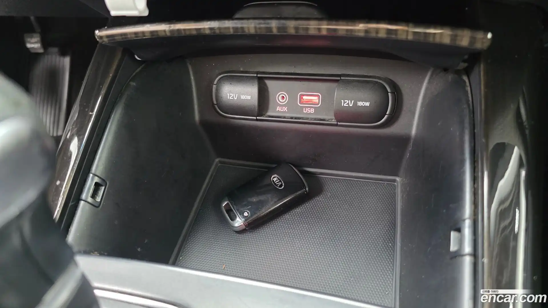 Sorento Kia 2017.9-OPTION-023