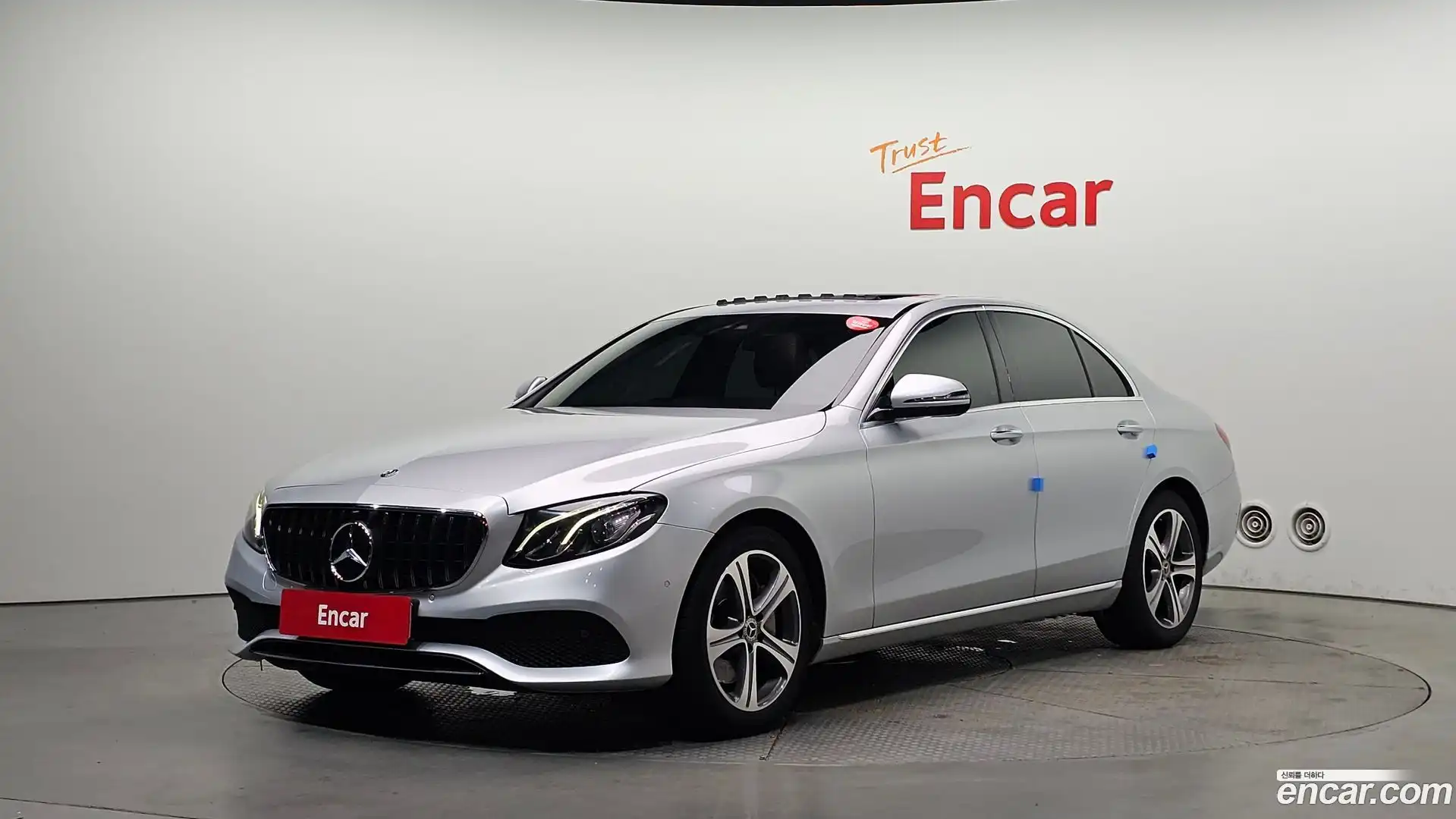 E-Class Mercedes-Benz 2018.10-OUTER-001