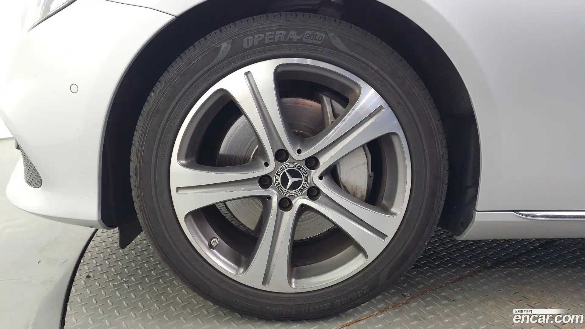 E-Class Mercedes-Benz 2018.10-OUTER-005