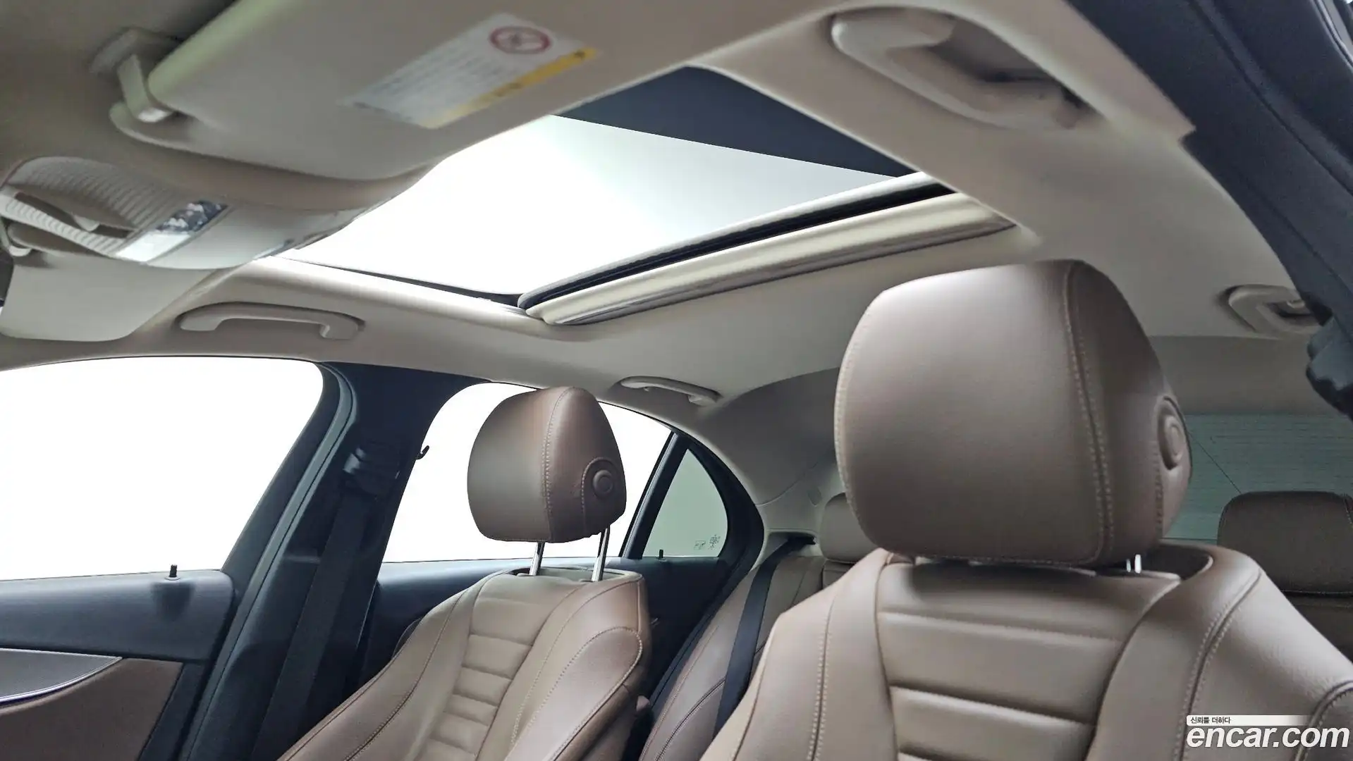 E-Class Mercedes-Benz 2018.10-OPTION-023