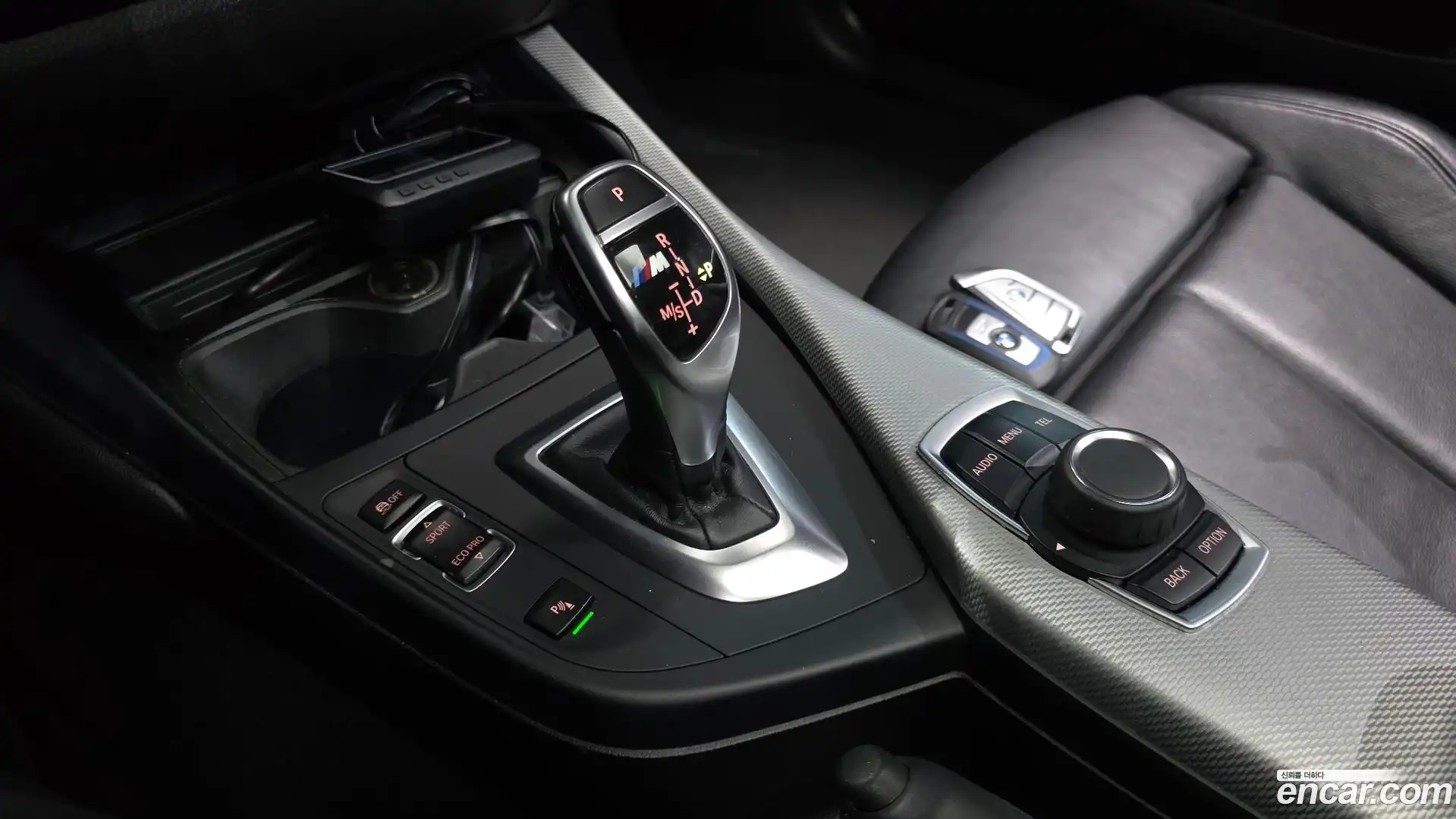 2-Series BMW 2015.5-INNER-009
