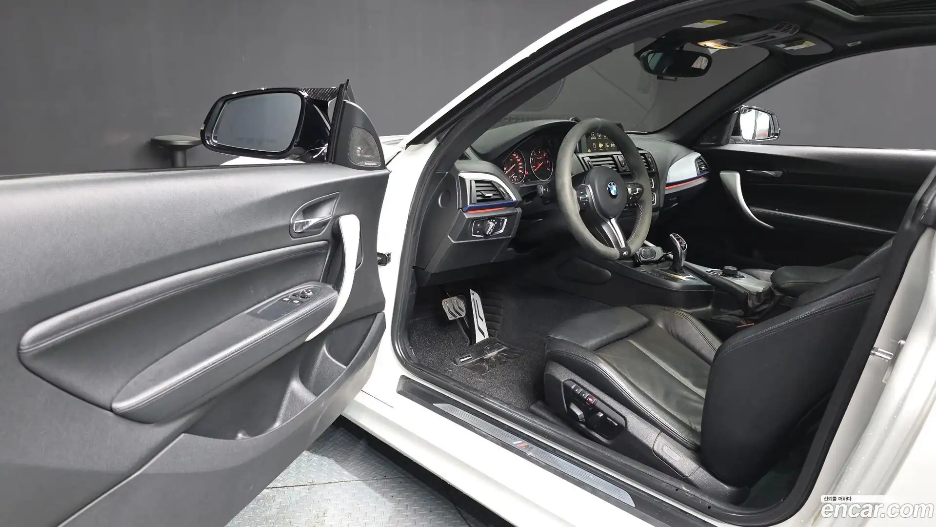 2-Series BMW 2015.5-INNER-010