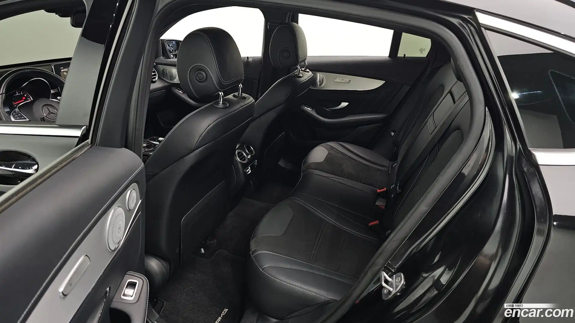 GLC-Class Mercedes-Benz 2018.11-OPTION-015