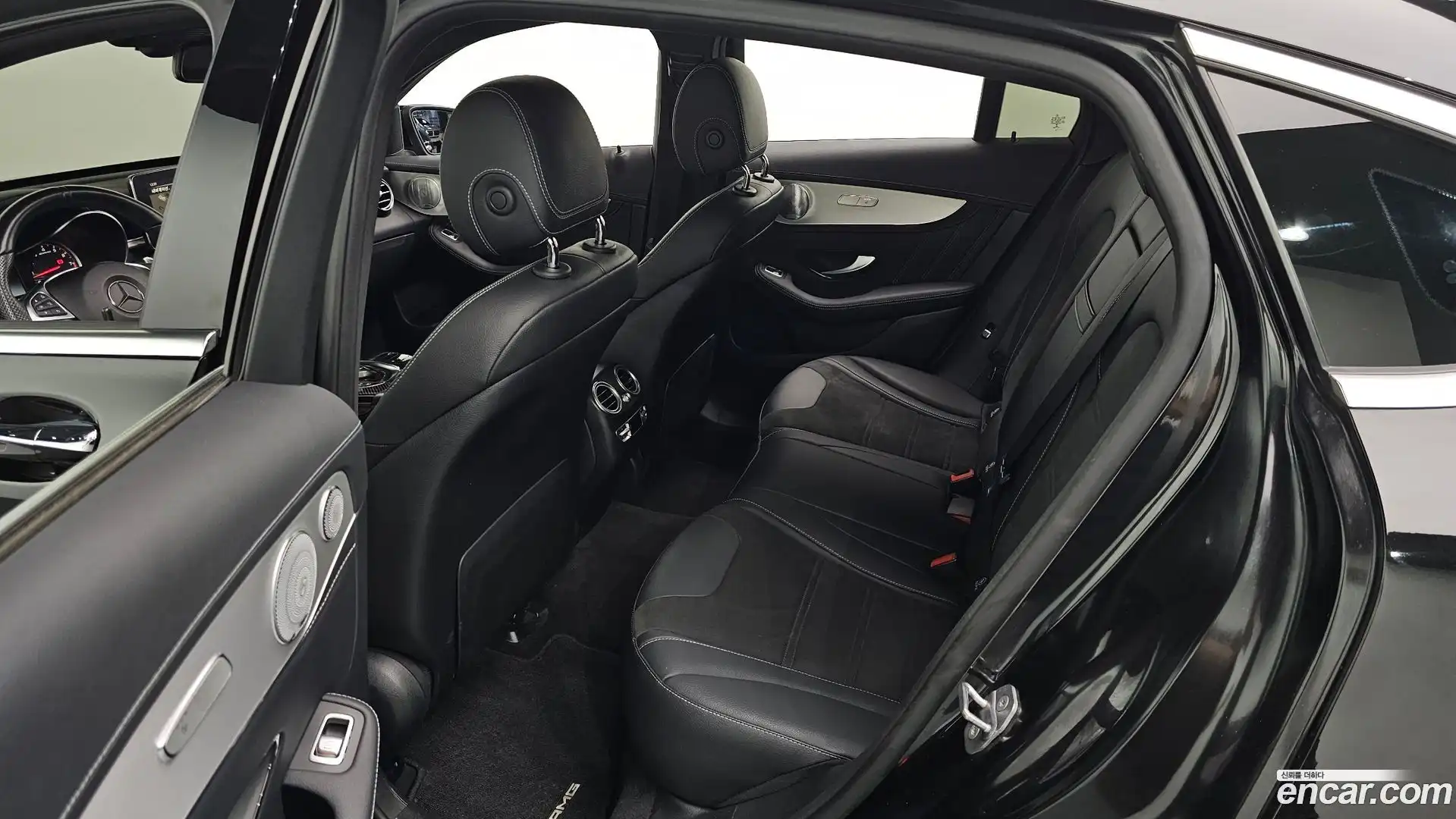 GLC-Class Mercedes-Benz 2018.11-OPTION-016