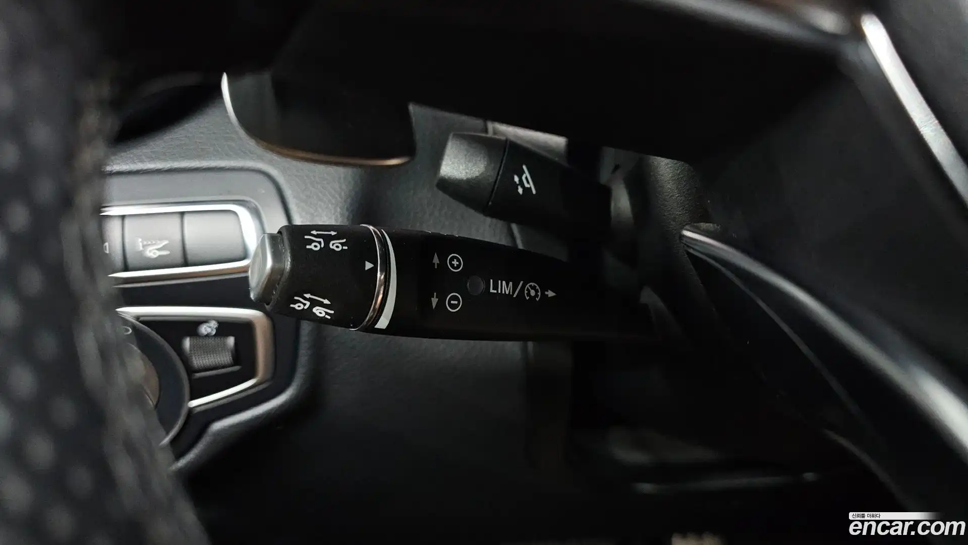 GLC-Class Mercedes-Benz 2018.11-OPTION-040