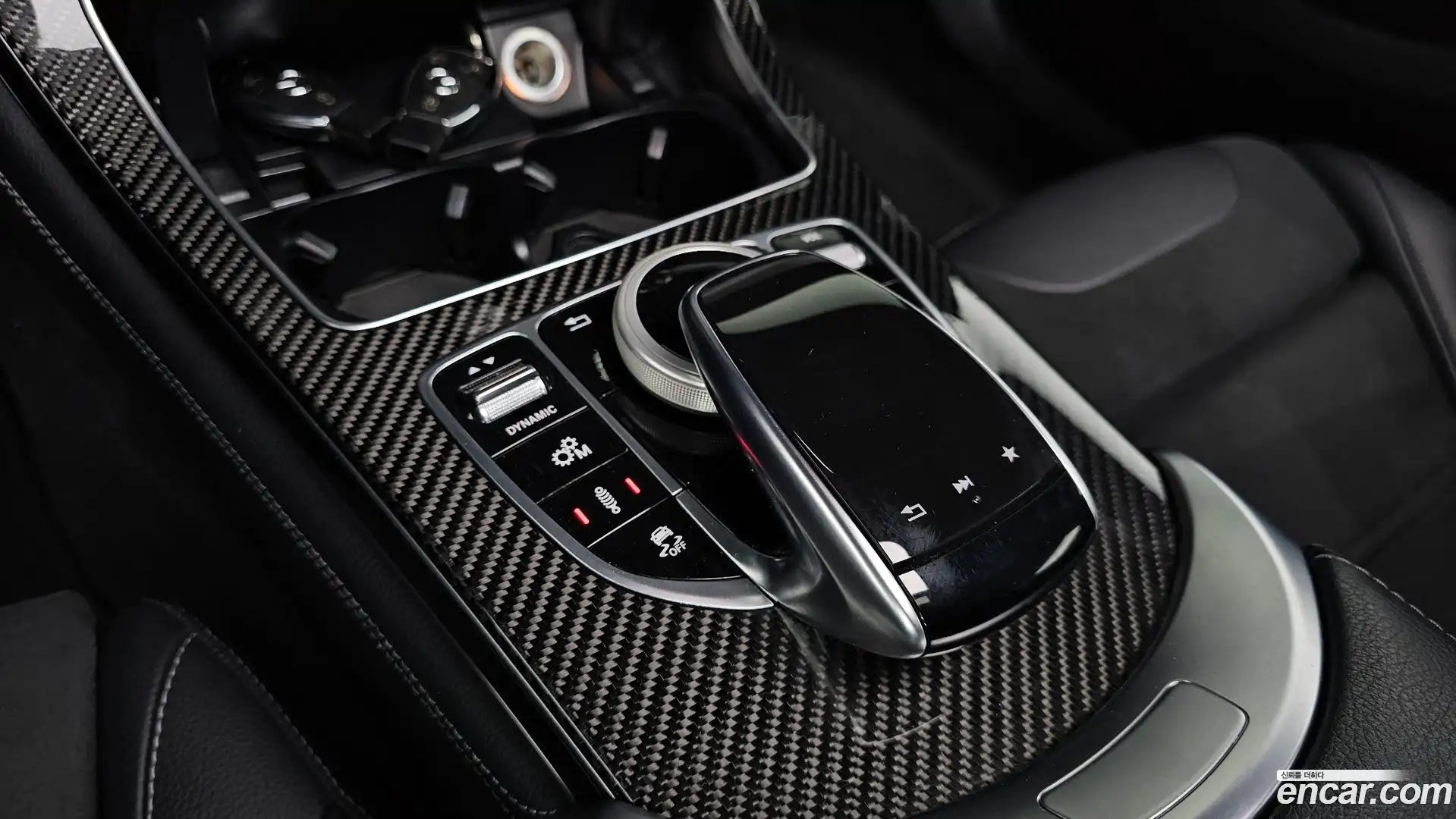 GLC-Class Mercedes-Benz 2018.11-OPTION-042