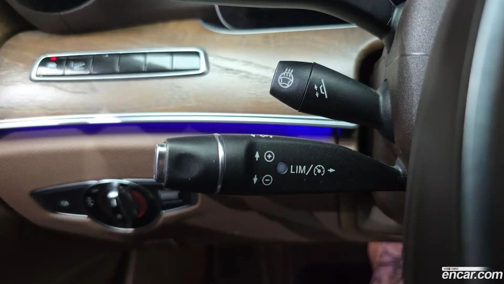 E-Class Mercedes-Benz 2017.11-OPTION-020