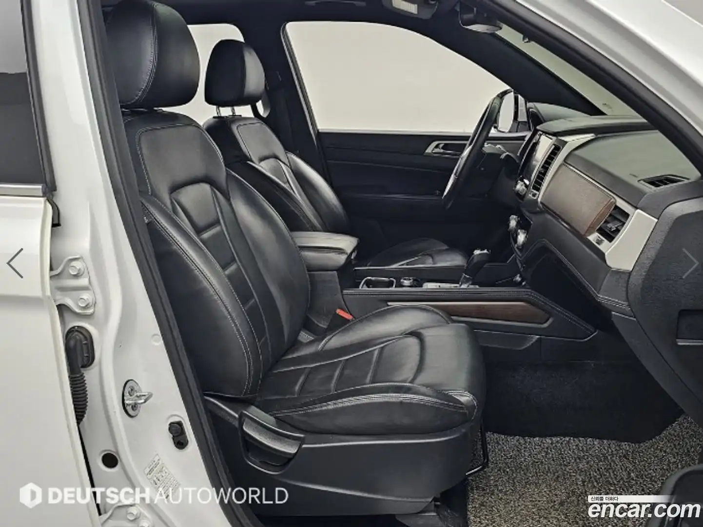 Rexton KG Mobility 2018.3-INNER-010