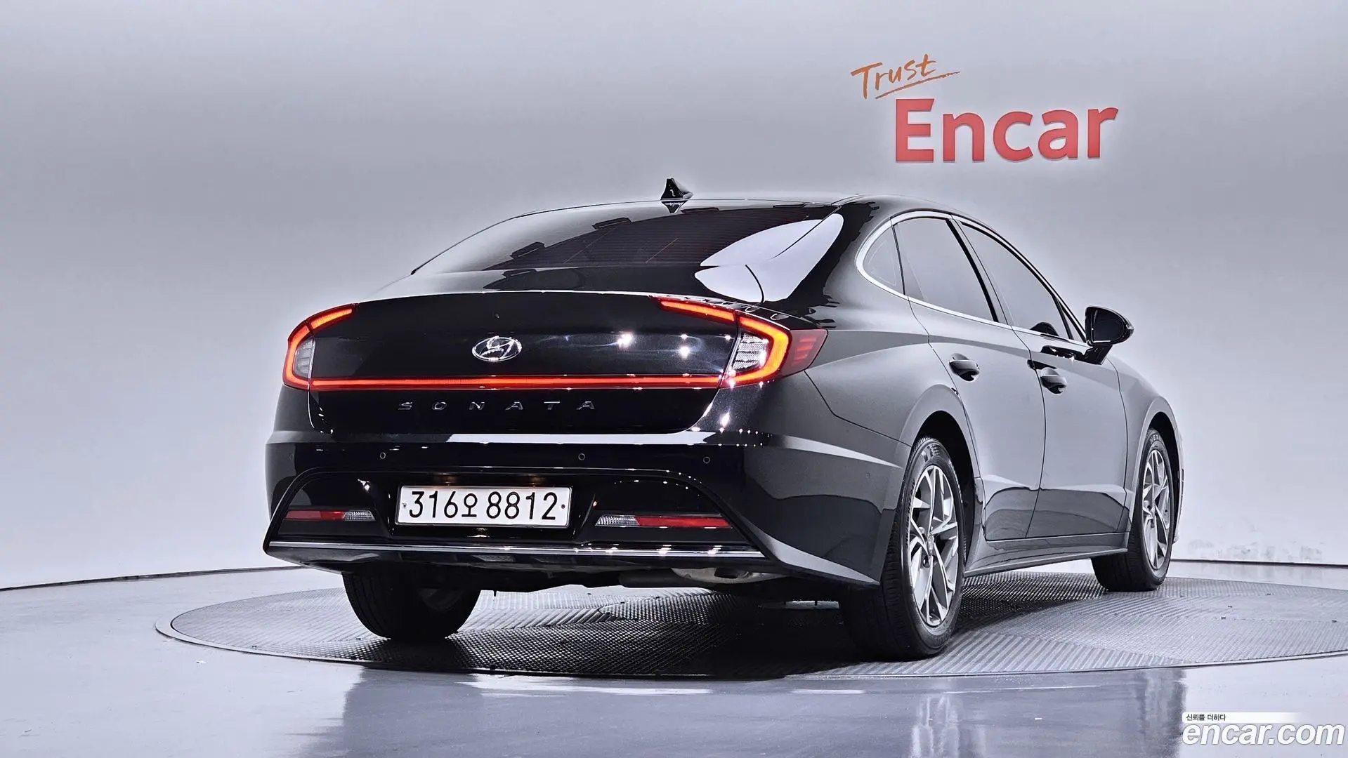 Main__Slider__Photo:Sonata Hyundai 2022.5-1
