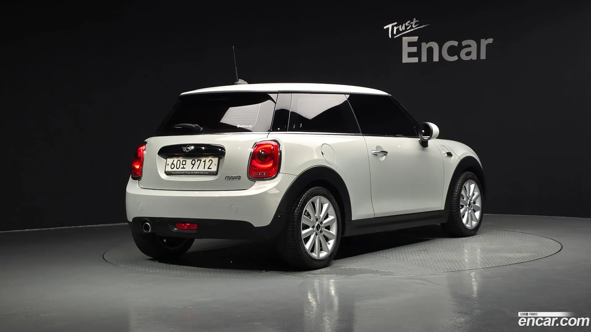 Main__Slider__Photo:Cooper Mini 2017.9-1