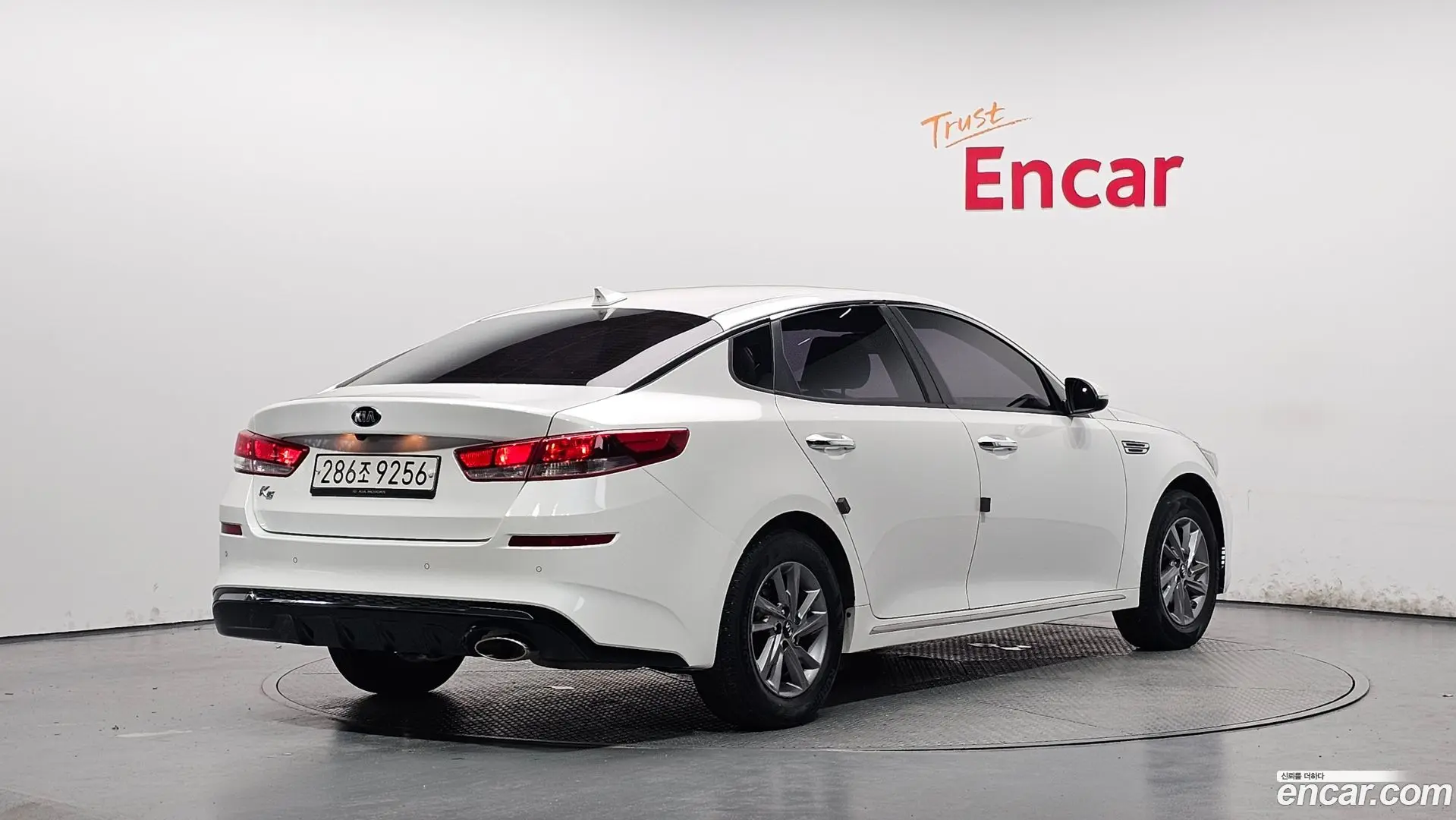 Main__Slider__Photo:K5 Kia 2019.6-1