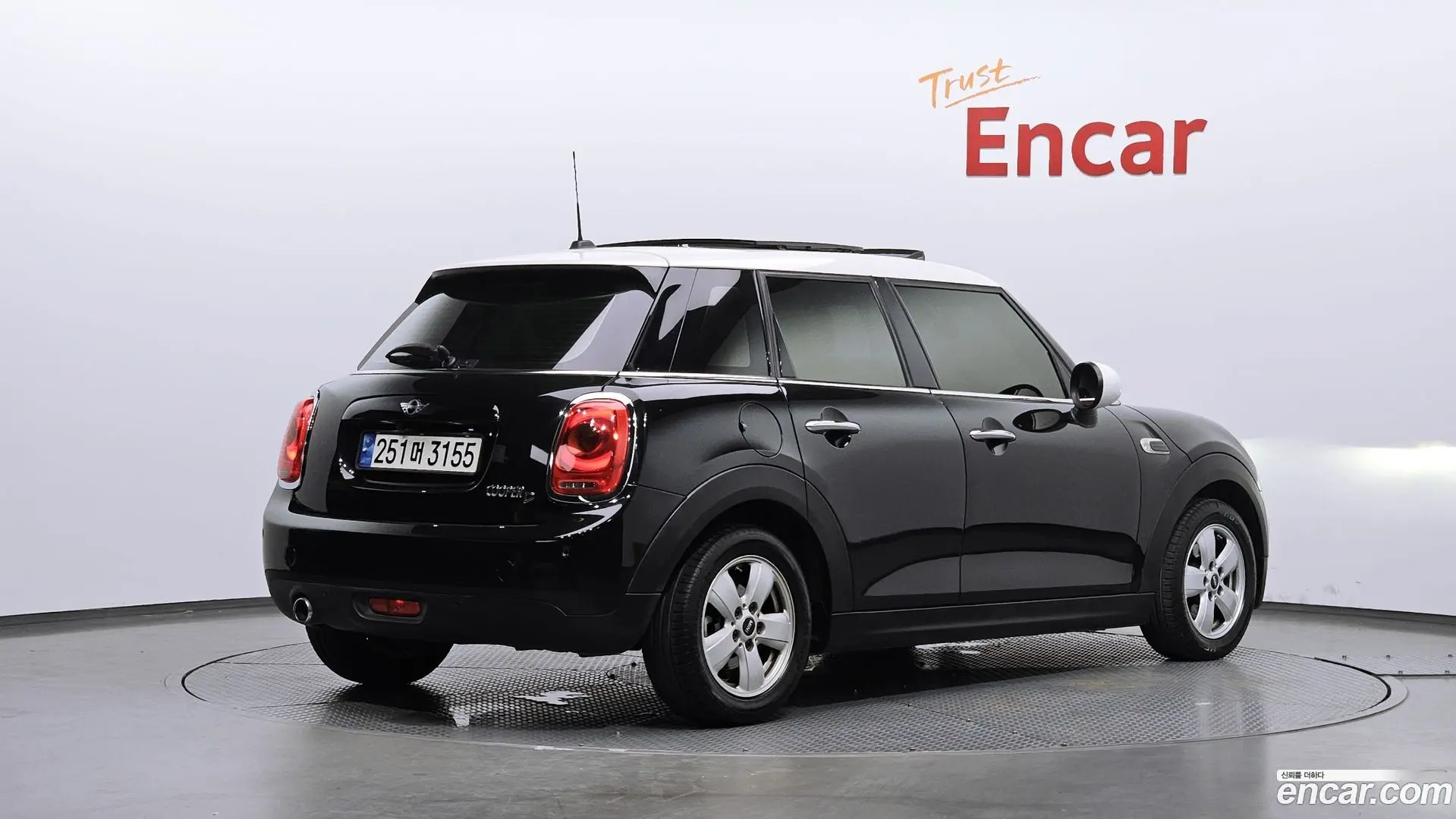 Main__Slider__Photo:Cooper Mini 2016.9-1