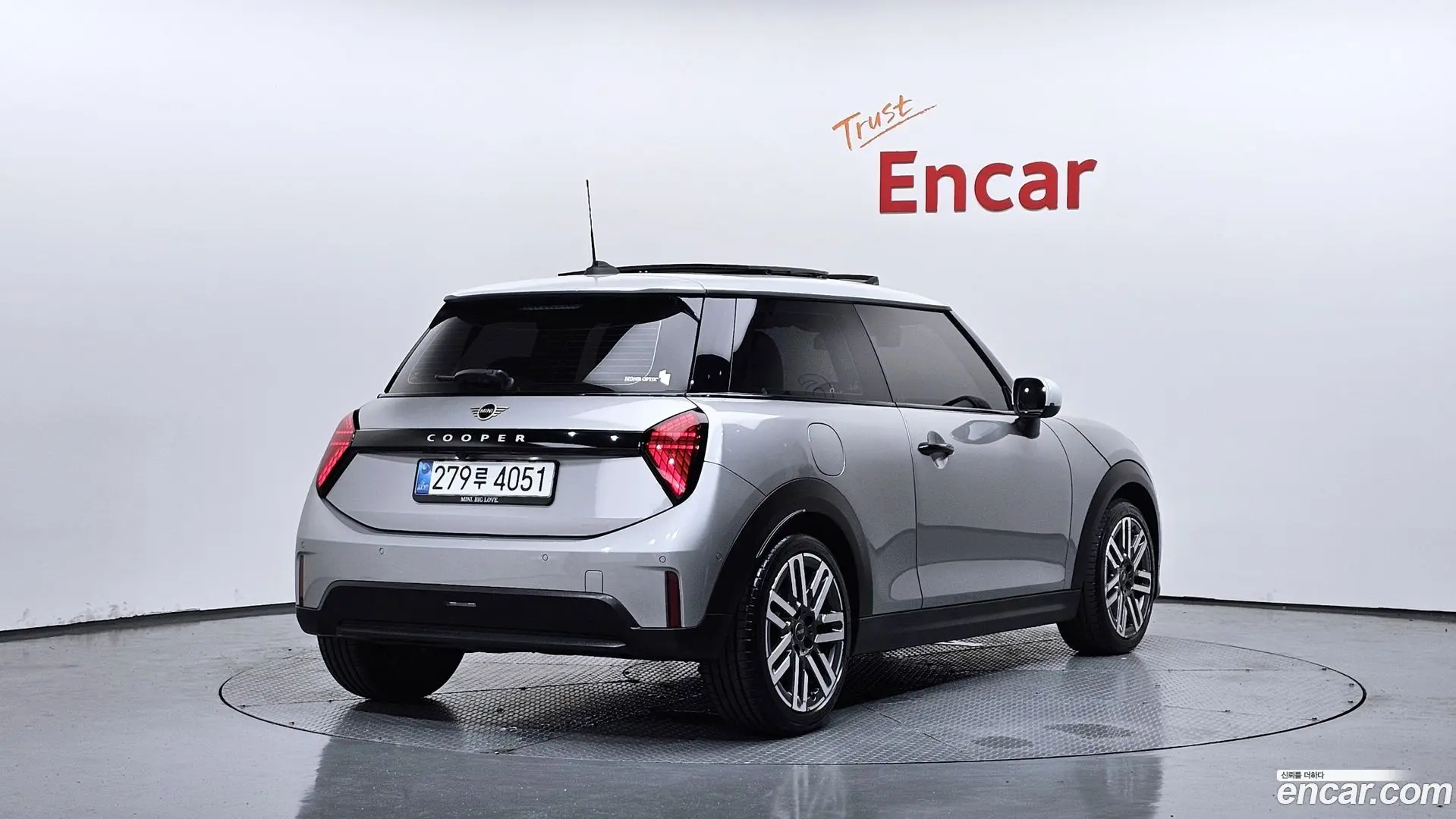 Main__Slider__Photo:Cooper Mini 2025.8-1