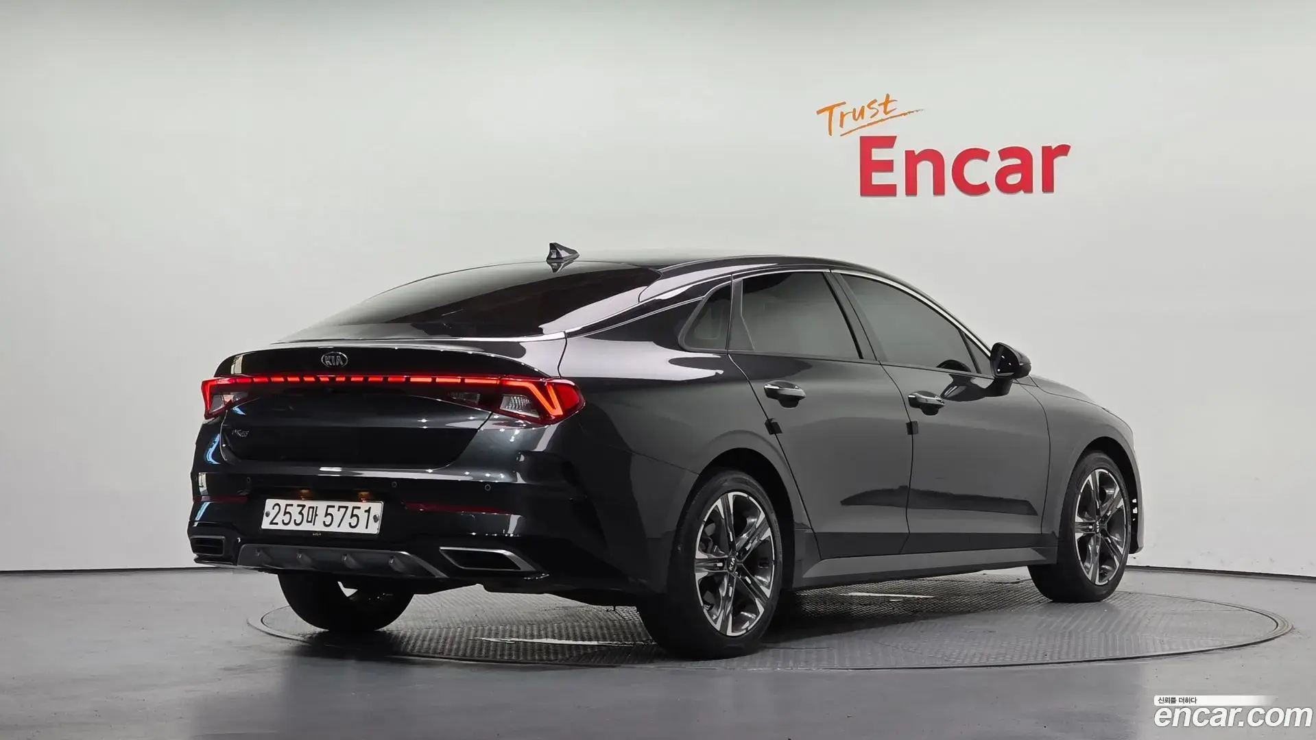 Main__Slider__Photo:K5 Kia 2021.1-1