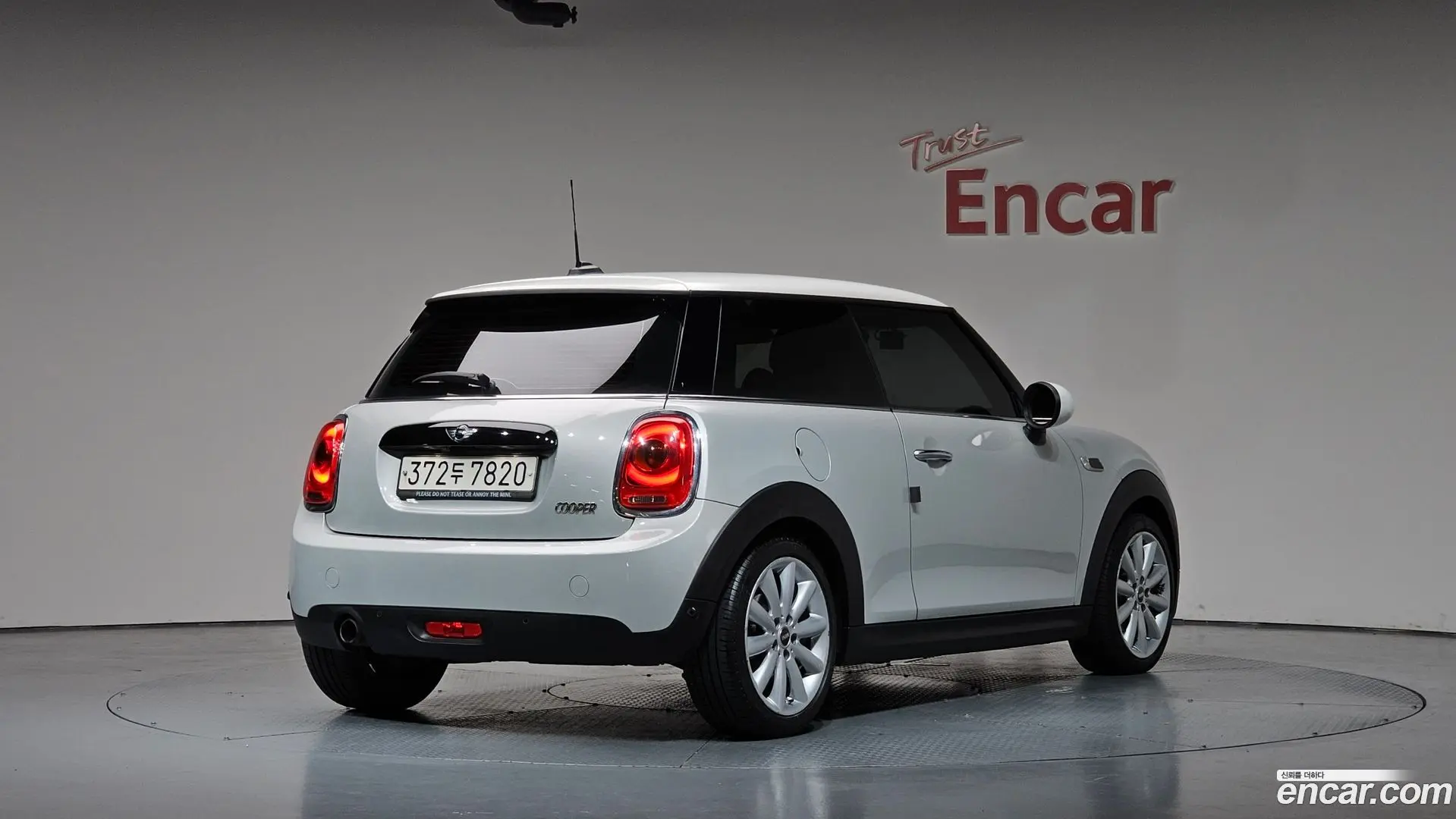 Main__Slider__Photo:Cooper Mini 2017.11-1