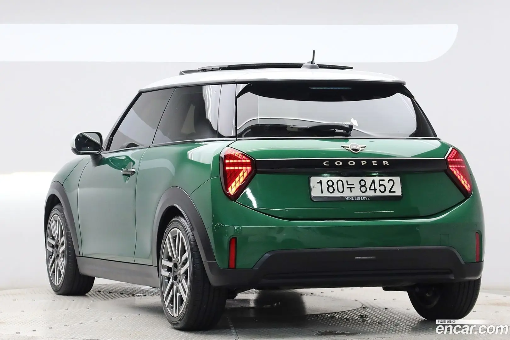 Main__Slider__Photo:Cooper Mini 2024.9-1