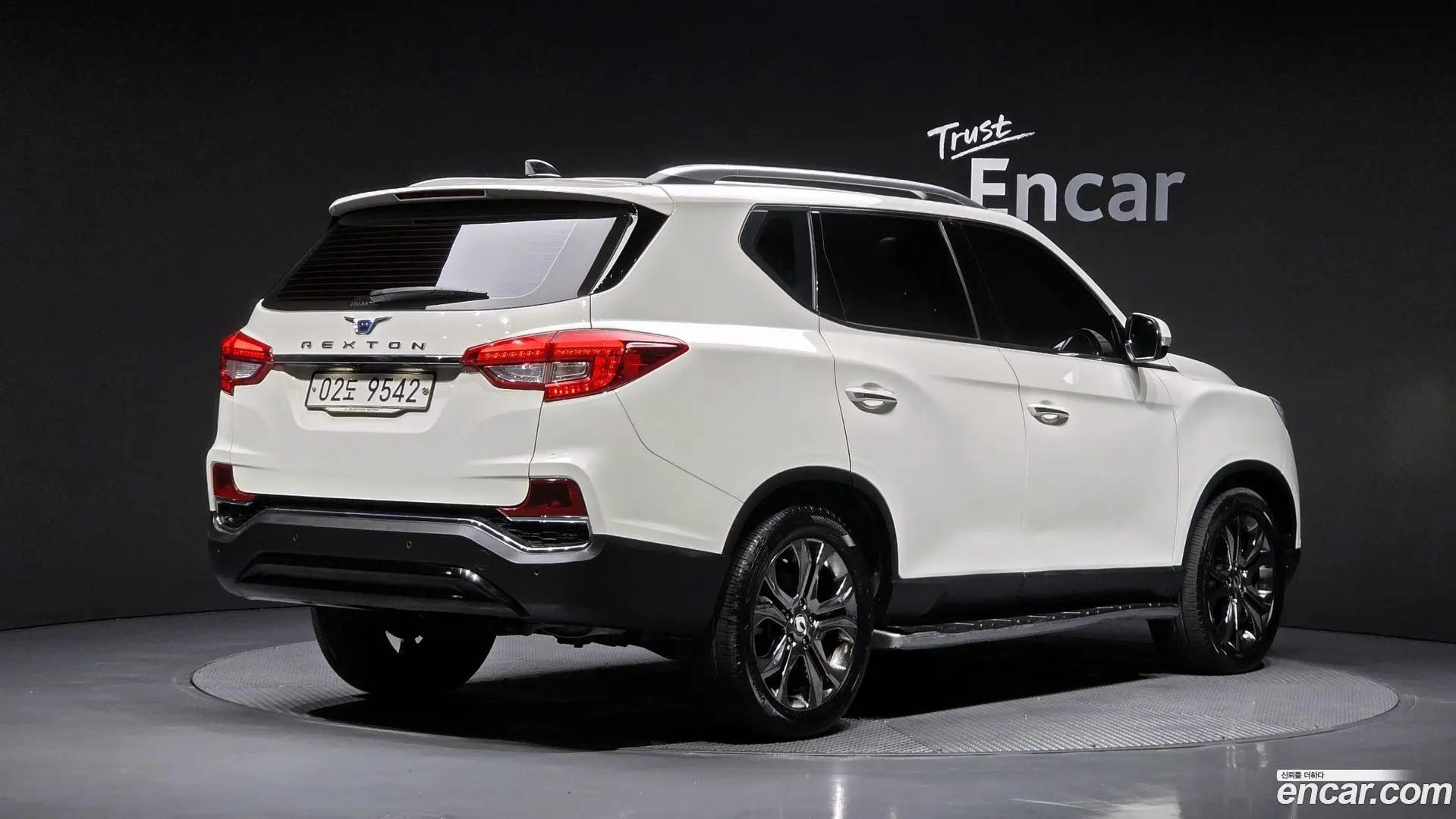 Main__Slider__Photo:Rexton KG Mobility 2017.7-1