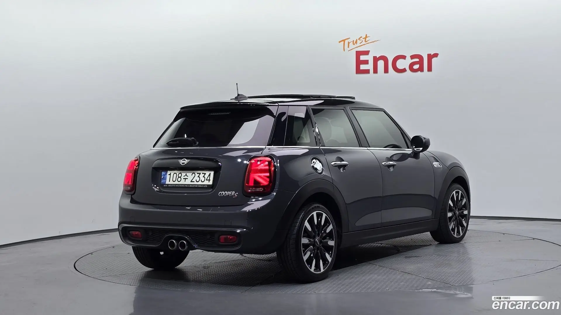 Main__Slider__Photo:Cooper Mini 2021.1-1