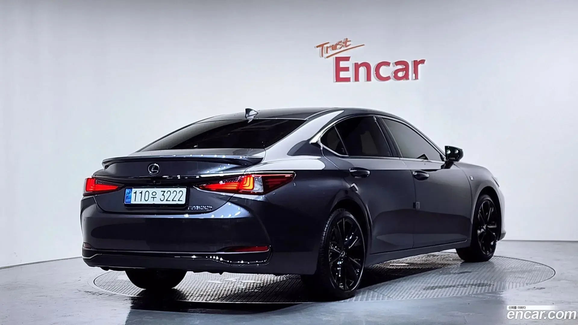 Main__Slider__Photo:ES Lexus 2022.11-1